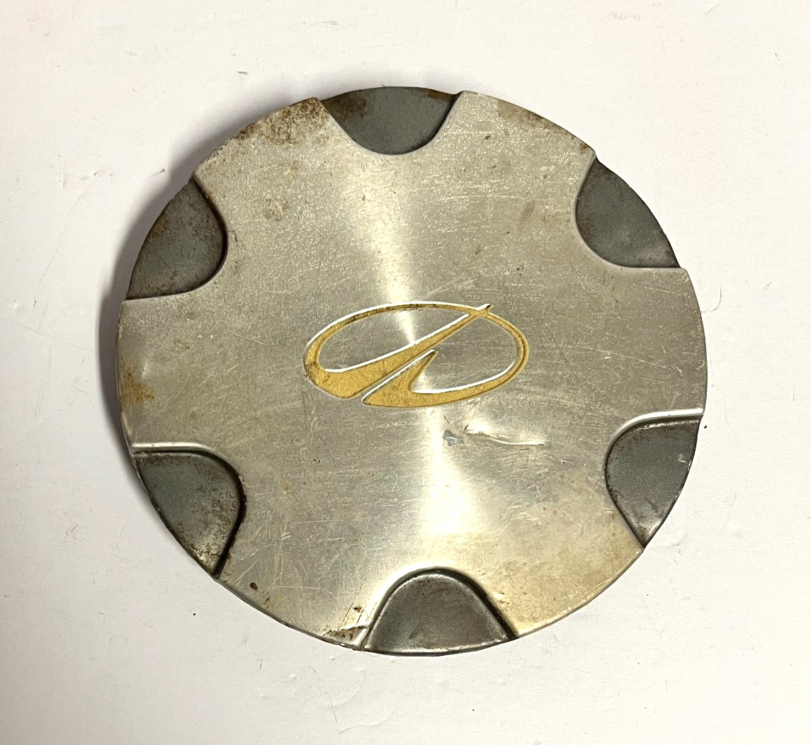 1998 - 2001 Oldsmobile Bravada Factory Wheel Hub Center Cap OEM 15037838 1998 - 2001 Oldsmobile Bravada Factory Wheel Hub Center Cap OEM 15037838