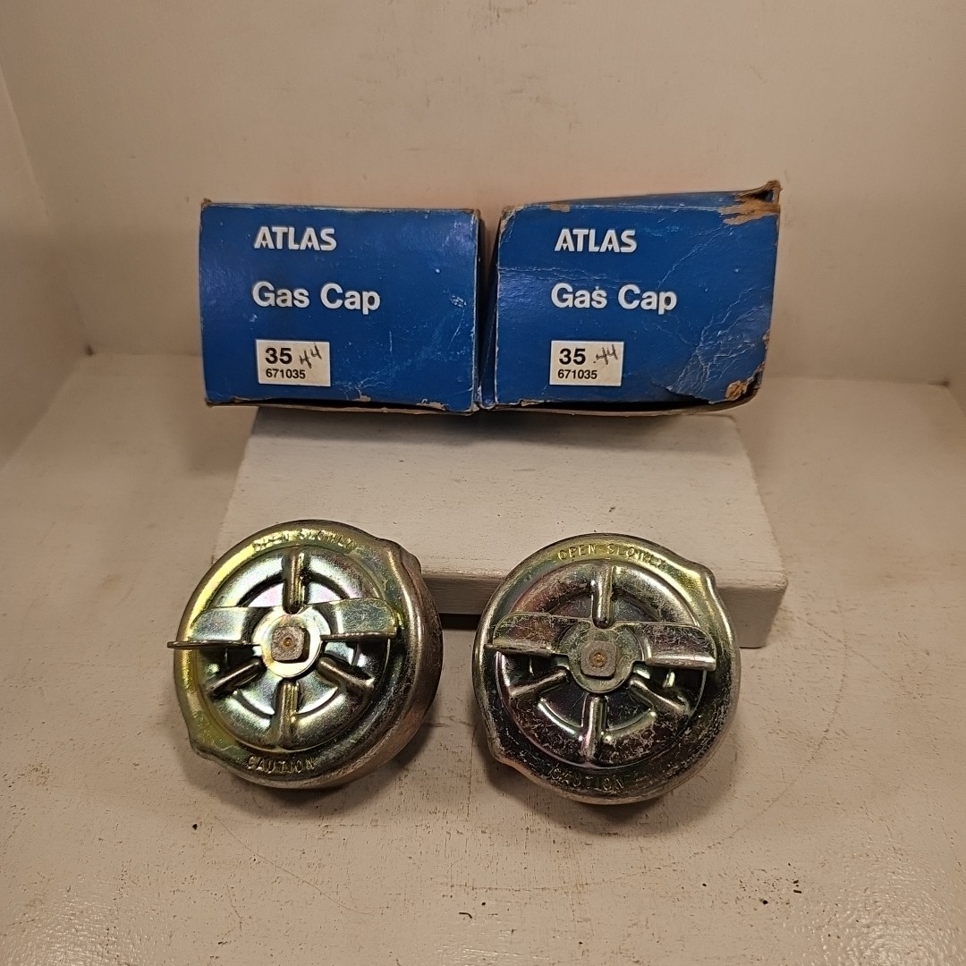 2 NEW VTG Atlas Emisssion Control Non Vented Gas Cap 35 / 671035 Car Parts 