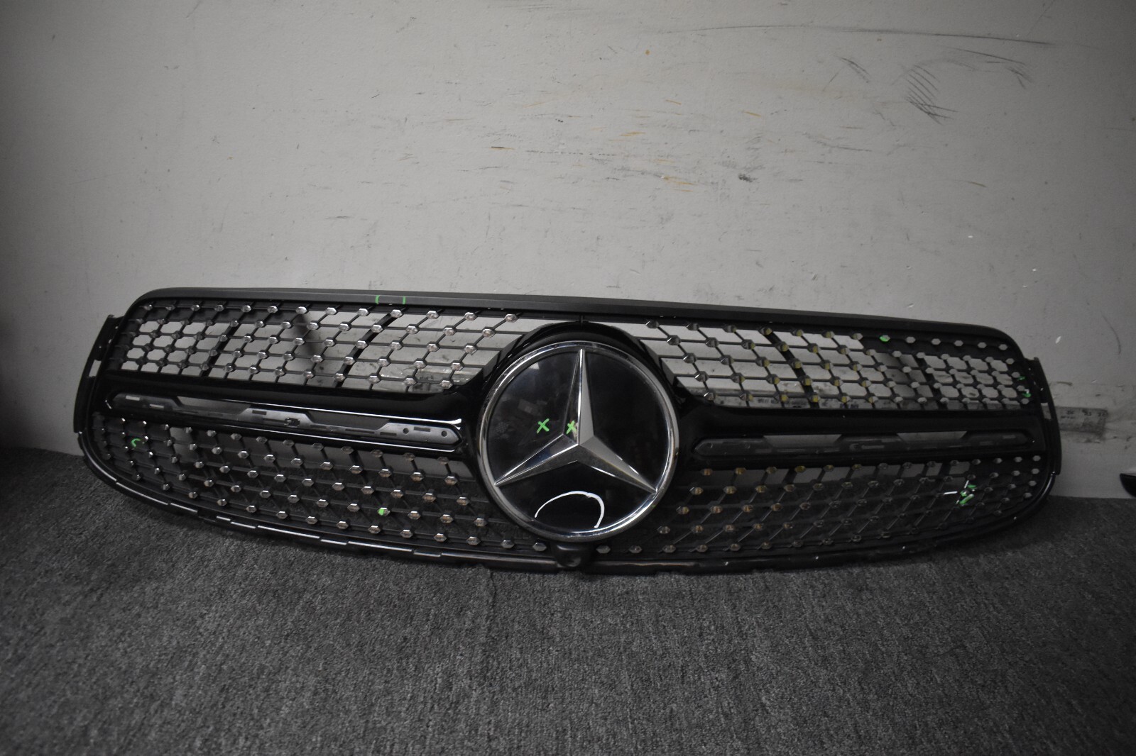 2017-2018 MERCEDES BENZ E200 GRILLE FACTORY OEM
