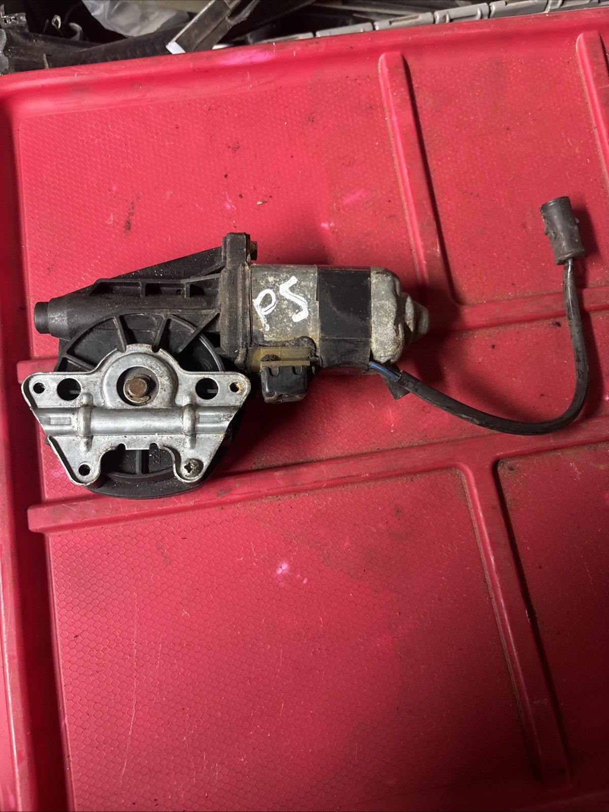 BMW E30 3-Series Early Factory Passenger SideWindow Lifter Drive Motor 1984-1988