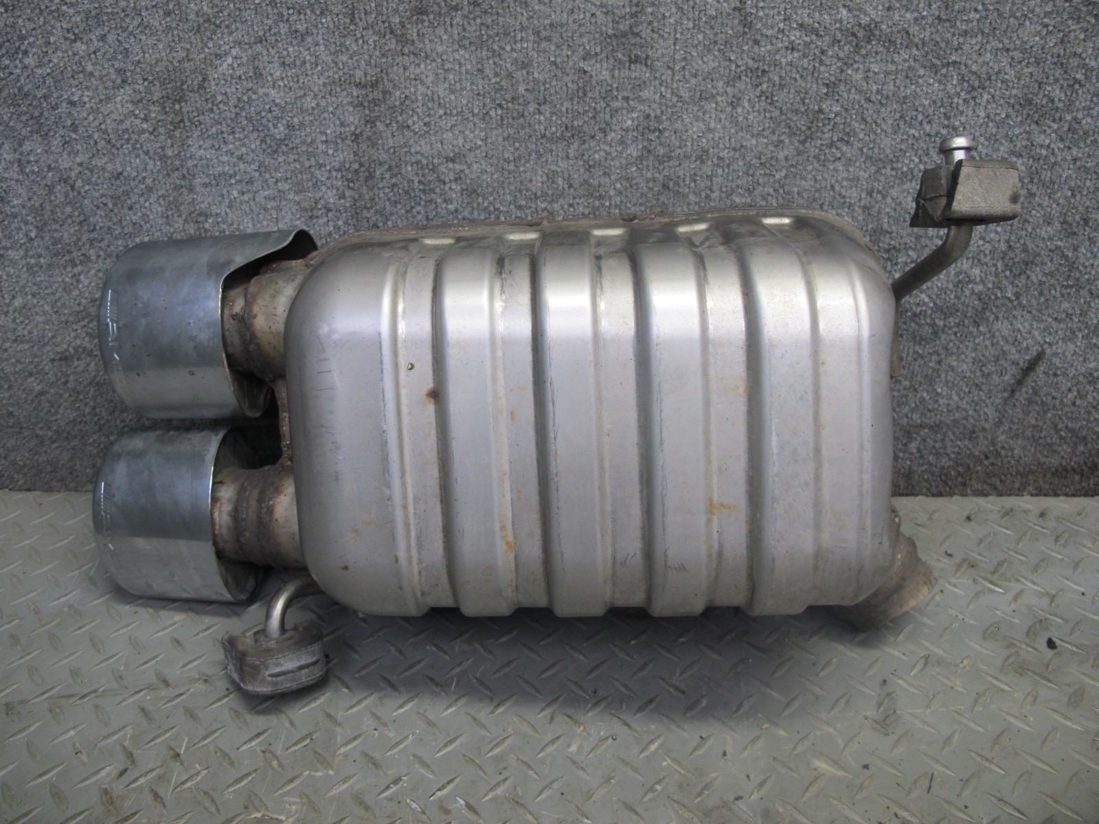 05-11 MERCEDES R171 SLK55 AMG REAR LEFT EXHAUST MUFFLER W TIPS 1714910701 OEM