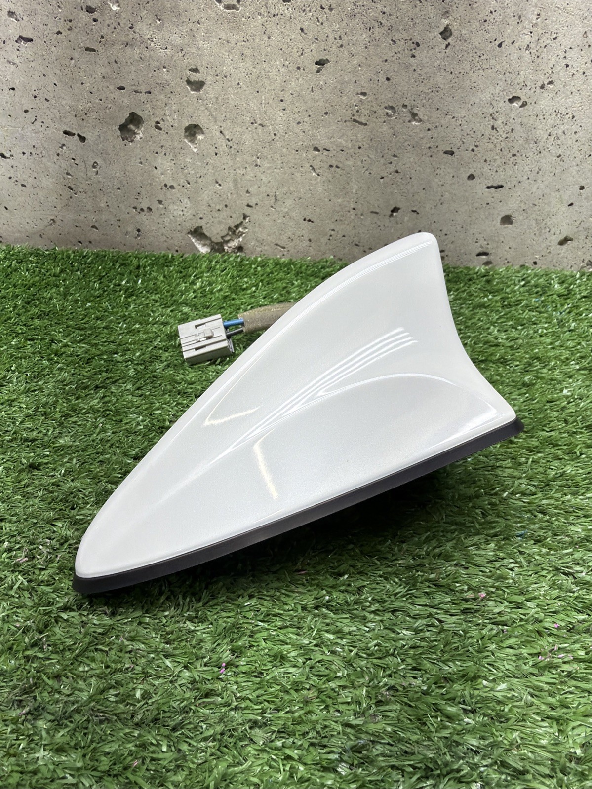 2020-2022 Kia Sportage Roof Exterior Shark Fin Antenna Module W/ Cover White OEM