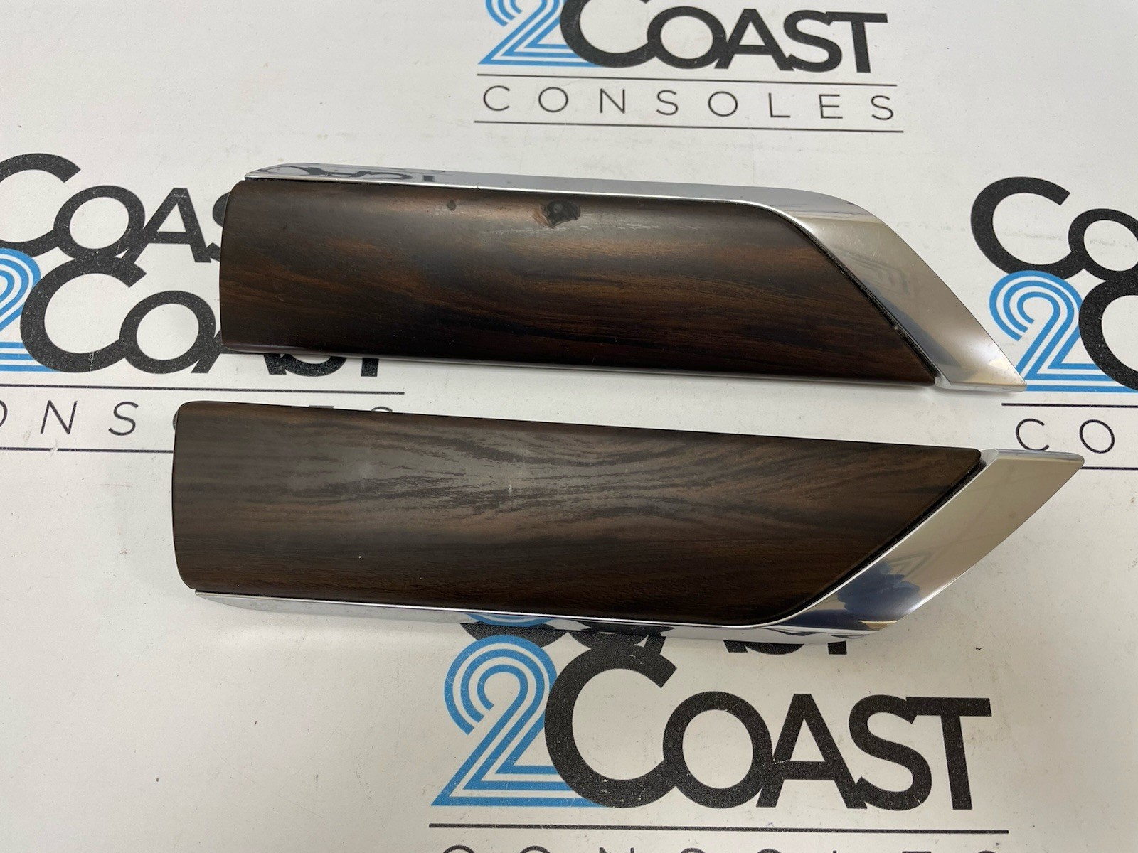 SCUFFED HEWN CYPRESS | 2019 - 2022 SILVERADO SIERRA CENTER CONSOLE SIDE TRIMe