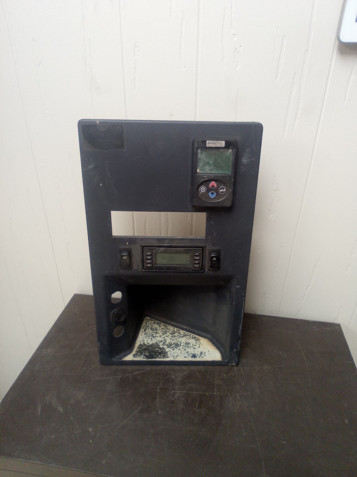 Peterbilt Paccar Sleeper Control Panel P/N U64-6031-000000000 Peterbilt Paccar Sleeper Control Panel P/N U64-6031-000000000