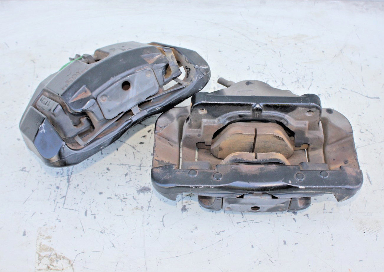 OEM front left + right brake calipers for 2008-2010 BMW 135i Convertible e88