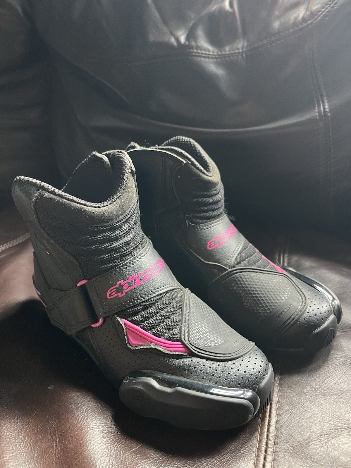 Alpinestars Stella SMX-1 R V2 Vented Women\'s Motorcycle Boots Black/Fuchsia Pink