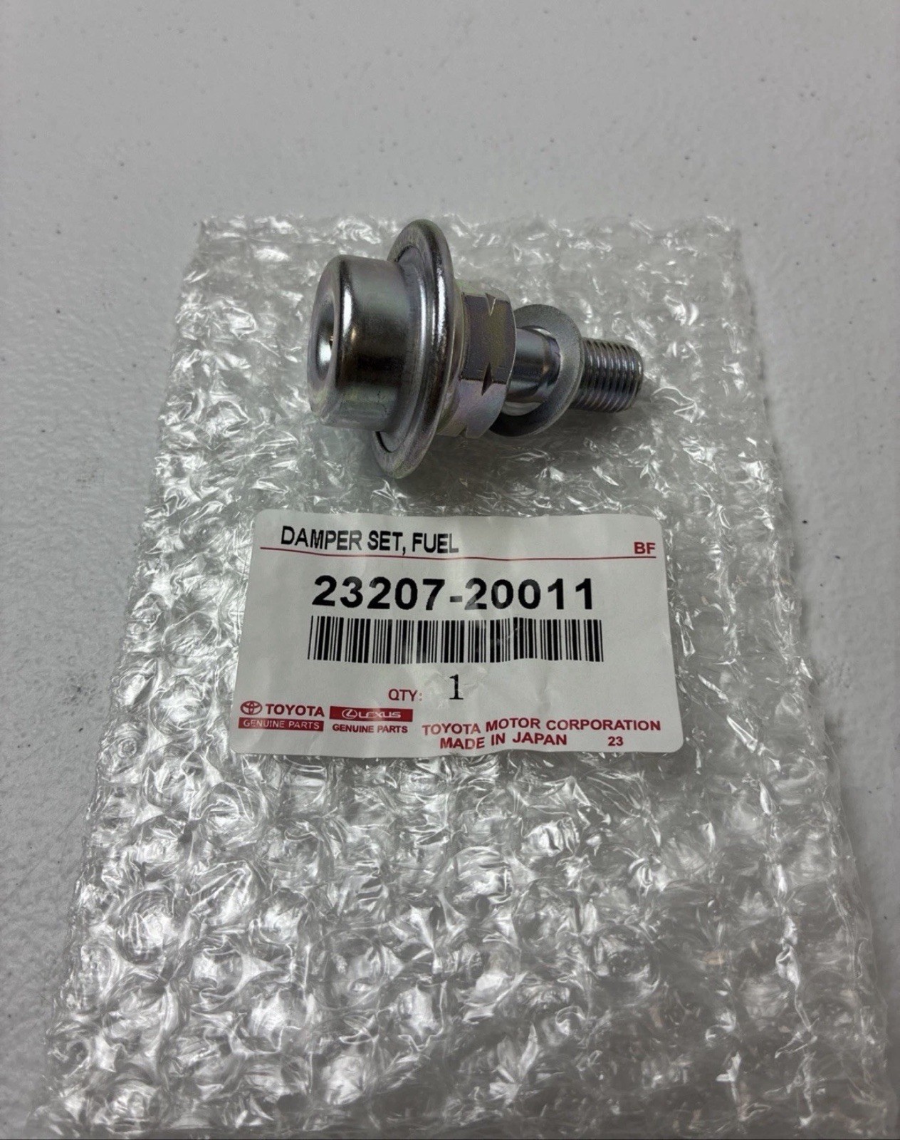 2320720011 Genuine Toyota Damper Assy Fuel Pressure Pulsation 23207-20011 OEM