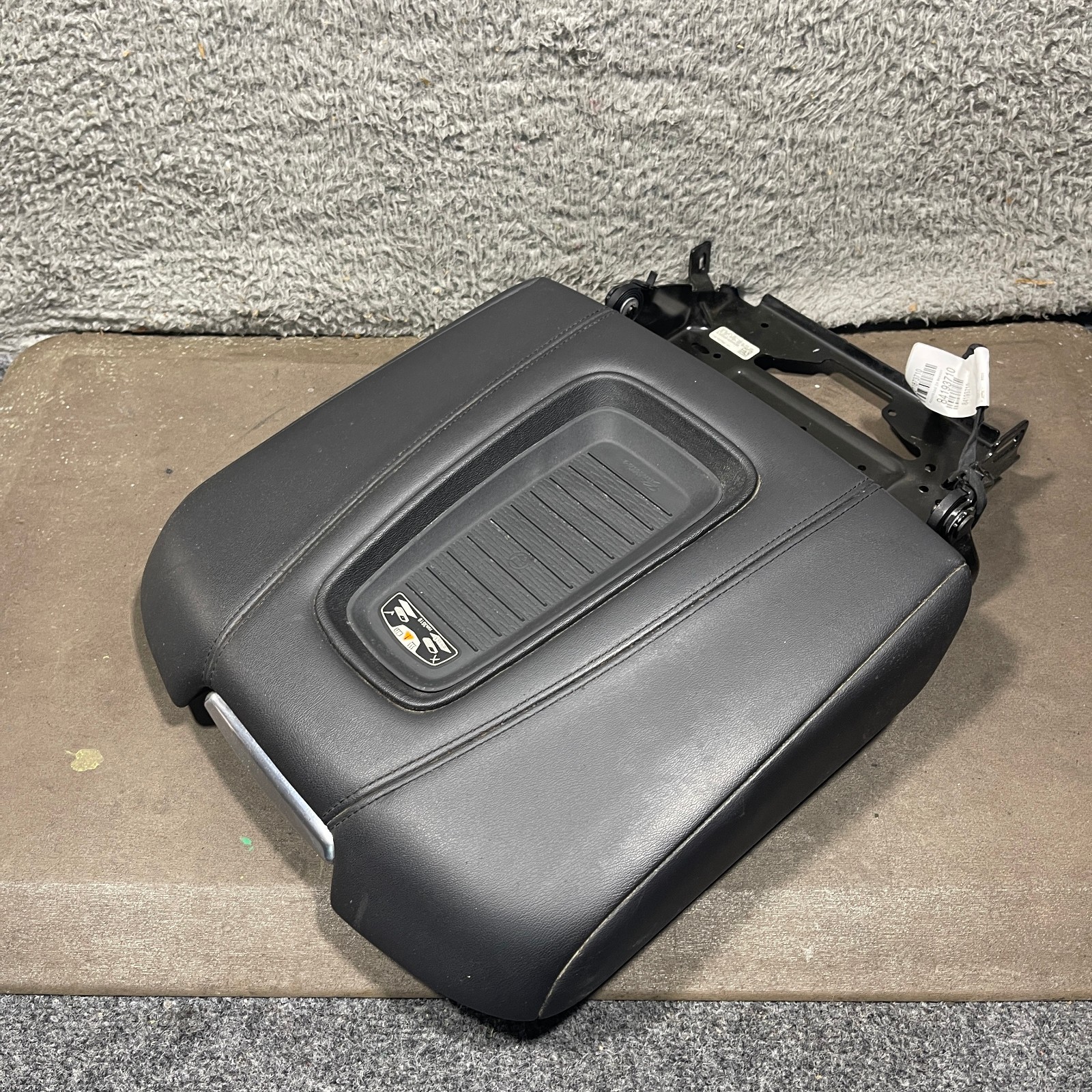 15-20 Escalade Jet Black Leather Center Console Cover Armrest Unit OEM Factory