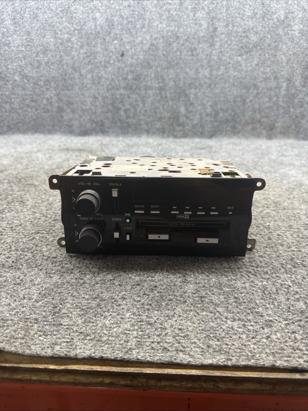 84-88 GM Delco AM/FM Radio Cassette Stereo UM6 Monte Carlo S10 Camaro El Camino