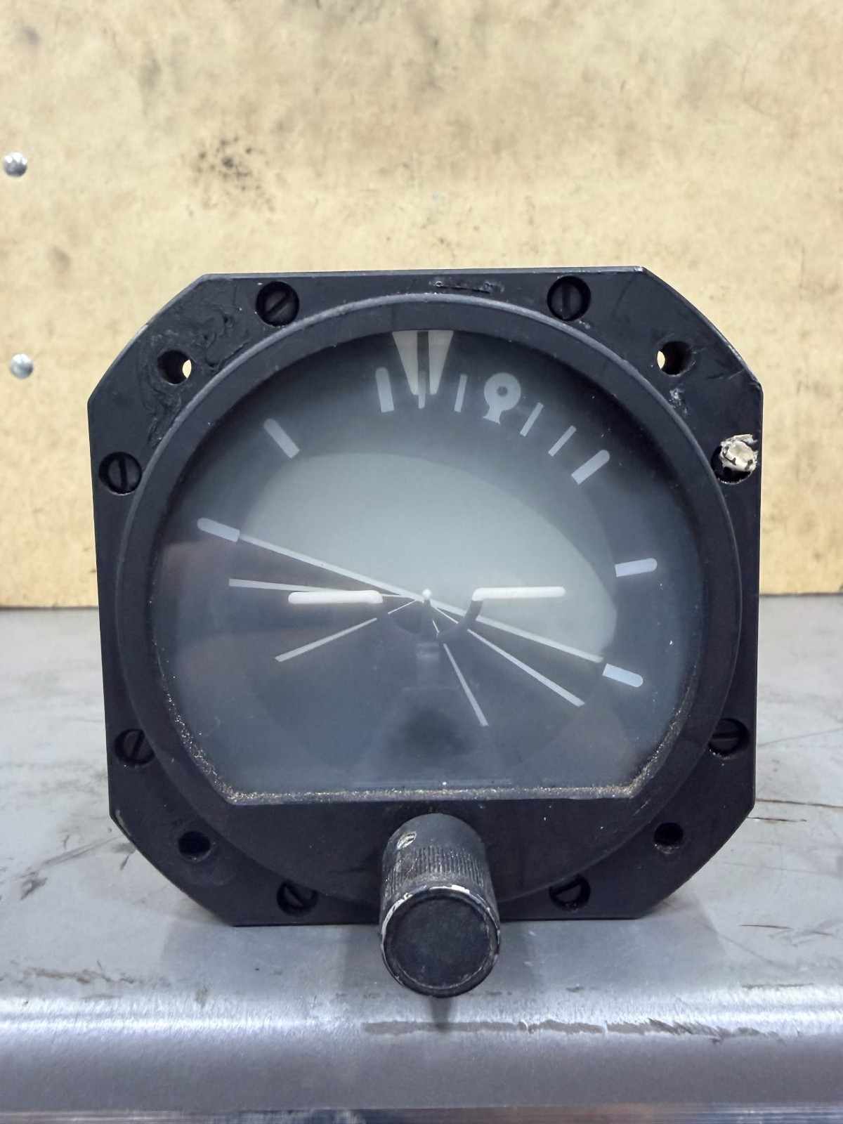 Piper Artificial horizon / Attitude Gyro / Vacuum Powered / PN 99002-3 / Used