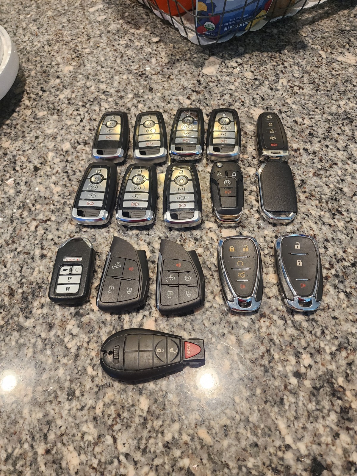 LOT OF 16 Key Fobs & remotes Ford,Chevy,kia,honda,dodge LOT OF 16 Key Fobs & remotes Ford,Chevy,kia,honda,dodge