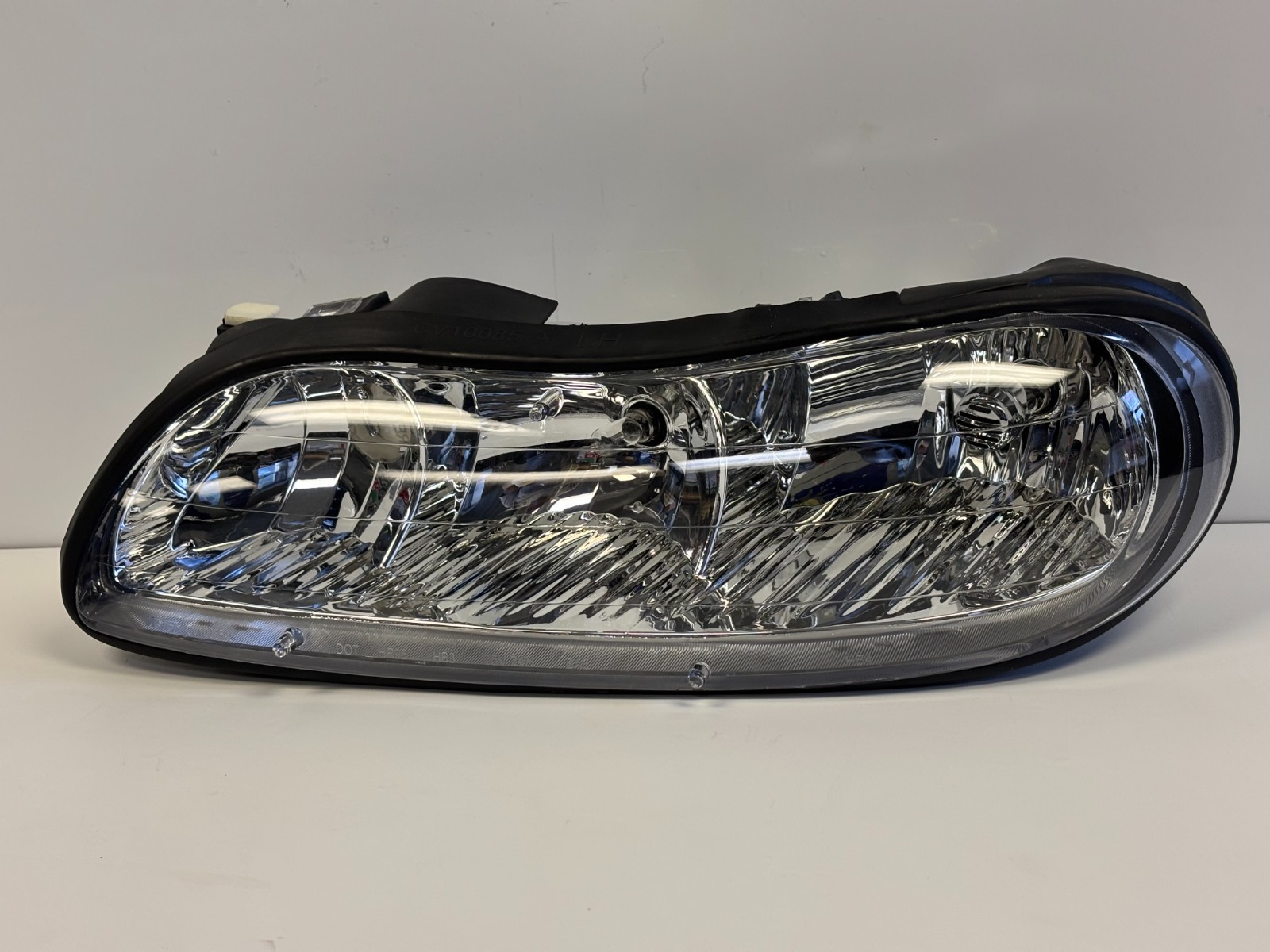 1997-2005 Chevrolet Malibu New Aftermarket Driver Side Left Headlight 22618782