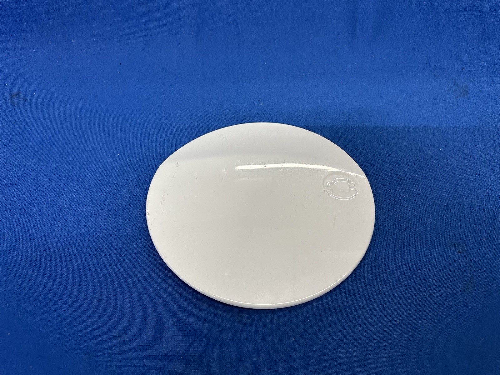 2014-2016 Chevy Spark EV Charging Port Door Lid White 2014-2016 Chevy Spark EV Charging Port Door Lid White