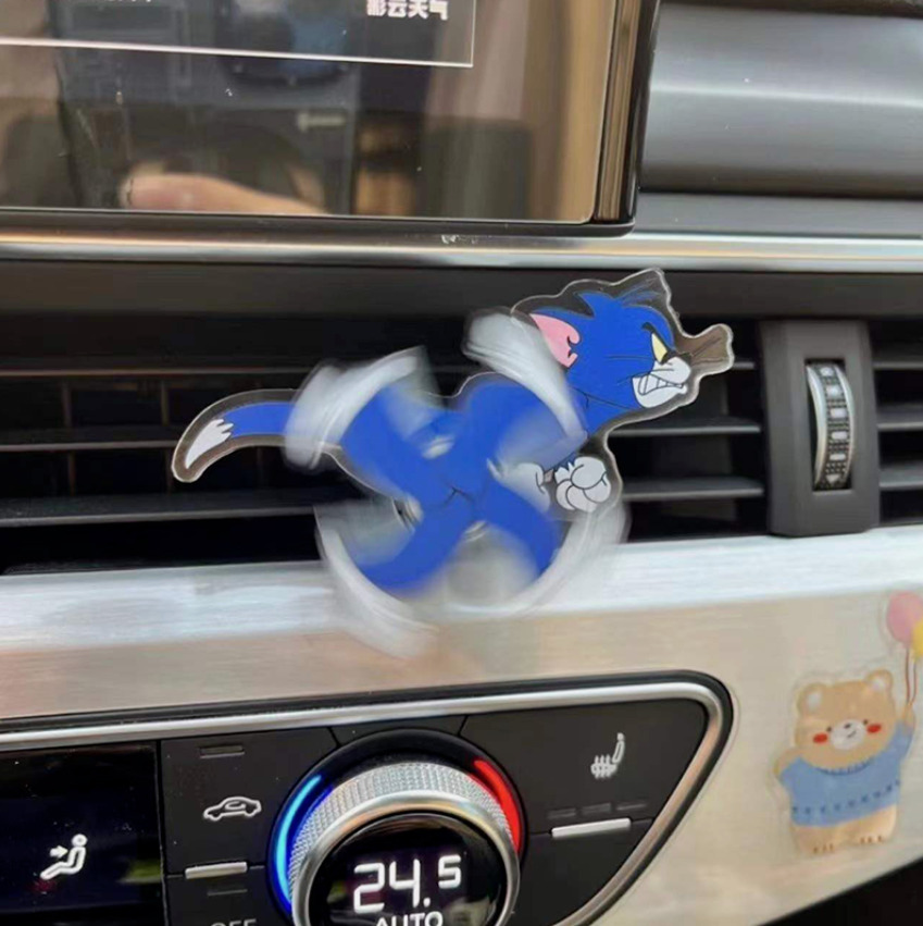 Fun Tom And Jerry chase car air conditioning vent decoration windmill Car Anime