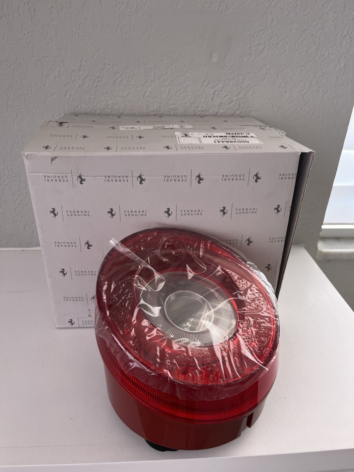 FERRARI F12 BERLINETTA REAR DRIVER PASSENGER LEFT RIGHT TAIL LIGHT OEM 286441 FERRARI F12 BERLINETTA REAR DRIVER PASSENGER LEFT RIGHT TAIL LIGHT OEM 286441