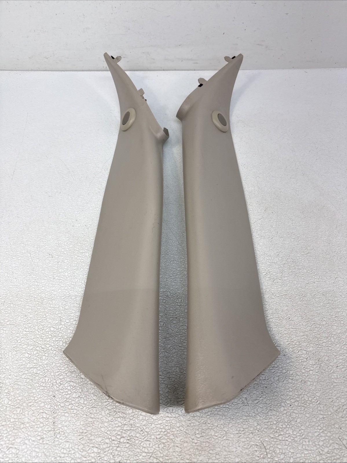 99-06 Cadillac Escalade Truck Pair of Front A-Pillar Trim OEM Beige