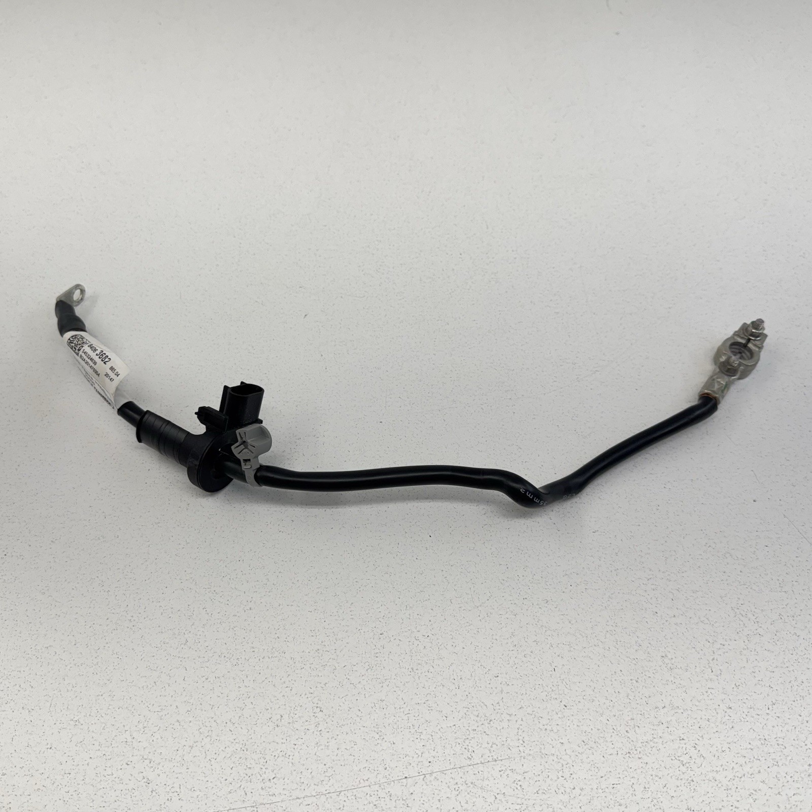 16-24 Chevrolet Camaro Negative Battery Terminal End Link Cable 84063682 OEM 16-24 Chevrolet Camaro Negative Battery Terminal End Link Cable 84063682 OEM
