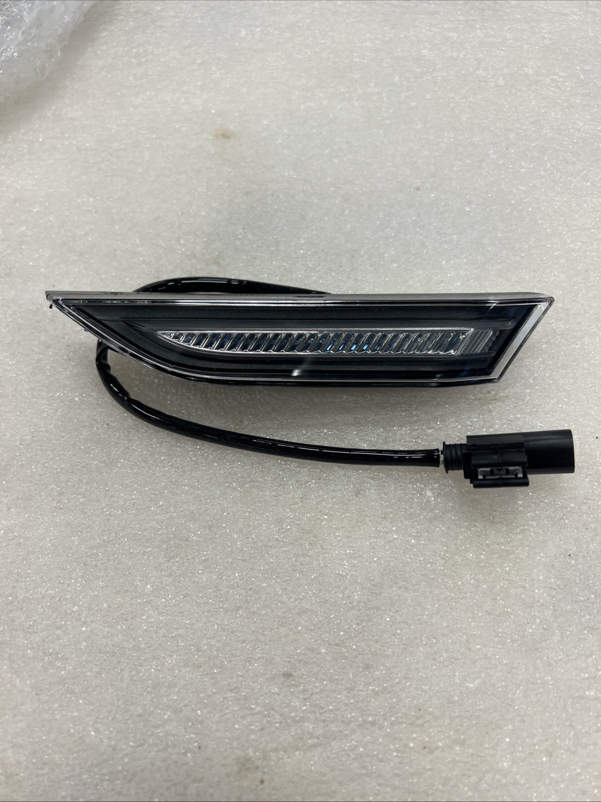 Genuine Porsche 918 Spyder (2015) Side Marker Light-Left - Part #918-631-155-01 Genuine Porsche 918 Spyder (2015) Side Marker Light-Left - Part #918-631-155-01