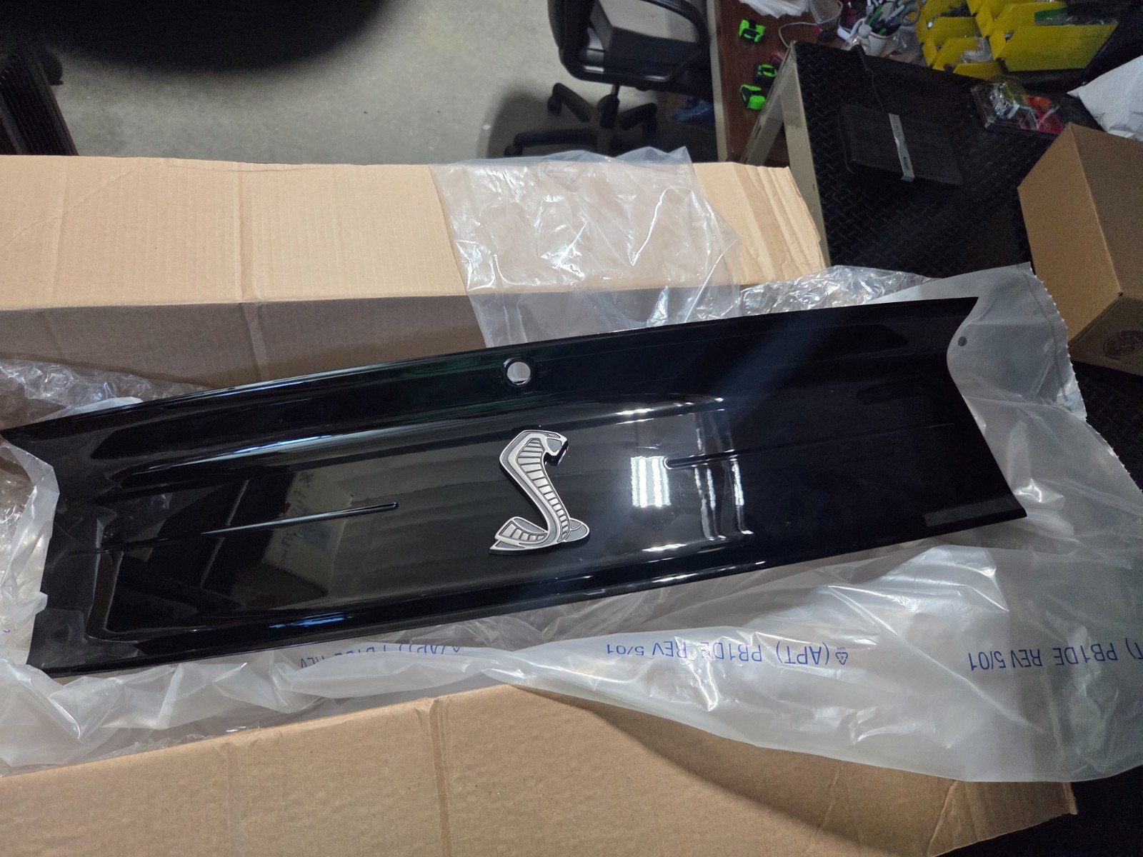 NEW OEM 2020 2022 Ford Mustang Shelby GT500 Deck Lid Finish Panel  Emblem 2021