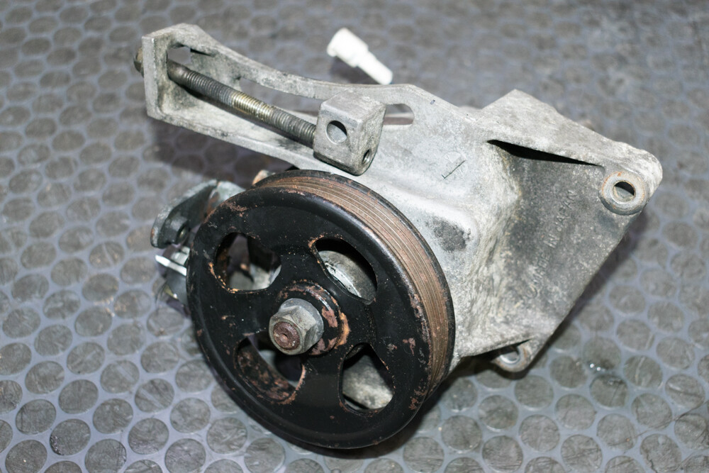 02-05 JDM Subaru Impreza WRX OEM EJ205 Power Steering Pump
