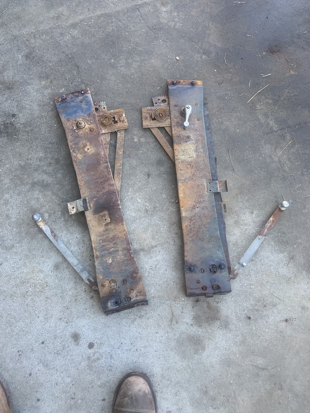 1936 1937 1938 Chevrolet Pickup Truck Door Relay Cross Support Pair W Regulator 1936 1937 1938 Chevrolet Pickup Truck Door Relay Cross Support Pair W Regulator