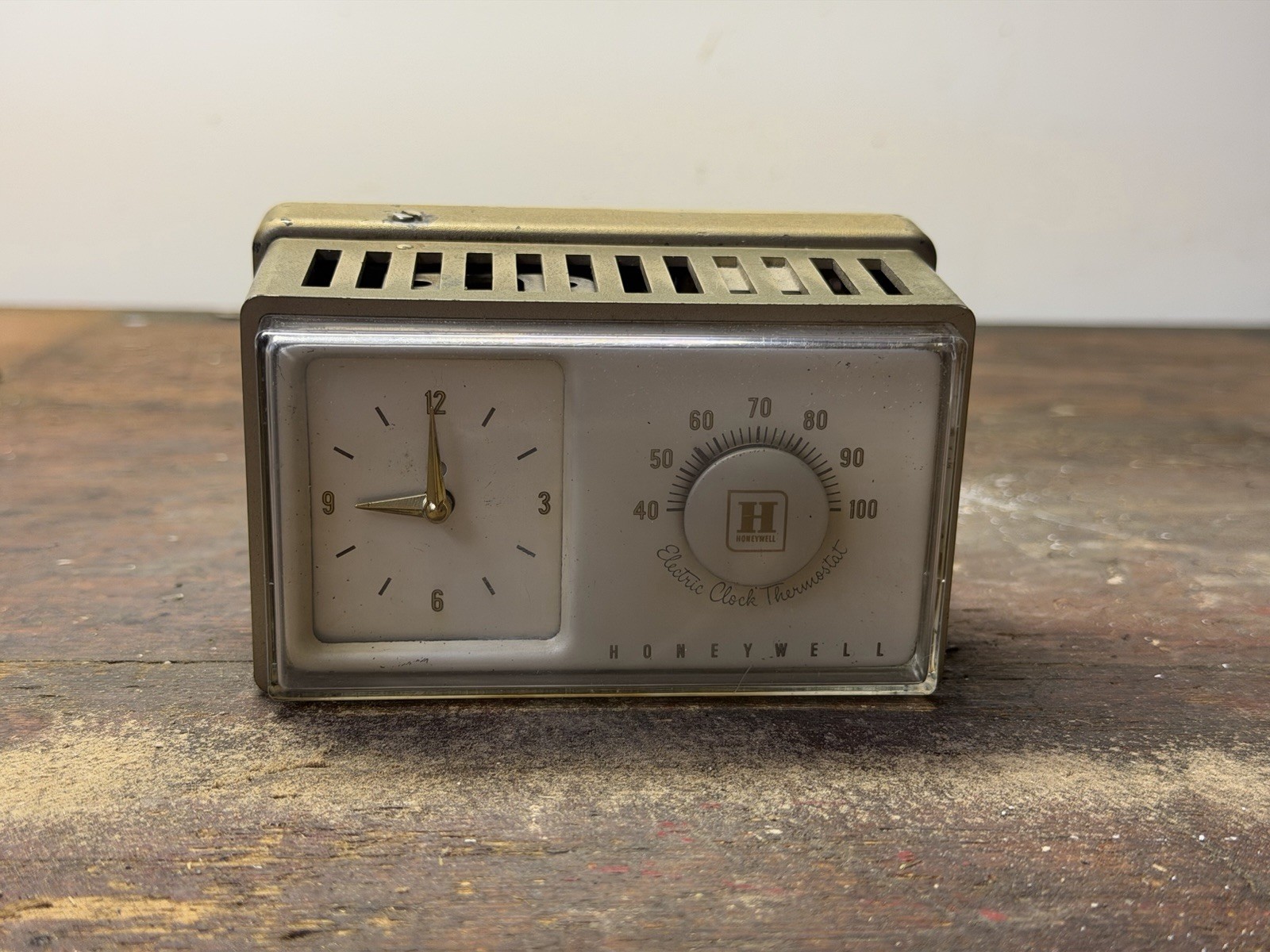 Vintage Honeywell Electric Clock Thermostat 1950s 1960s MCM Mid-Century Modern Vintage Honeywell Electric Clock Thermostat 1950s 1960s MCM Mid-Century Modern