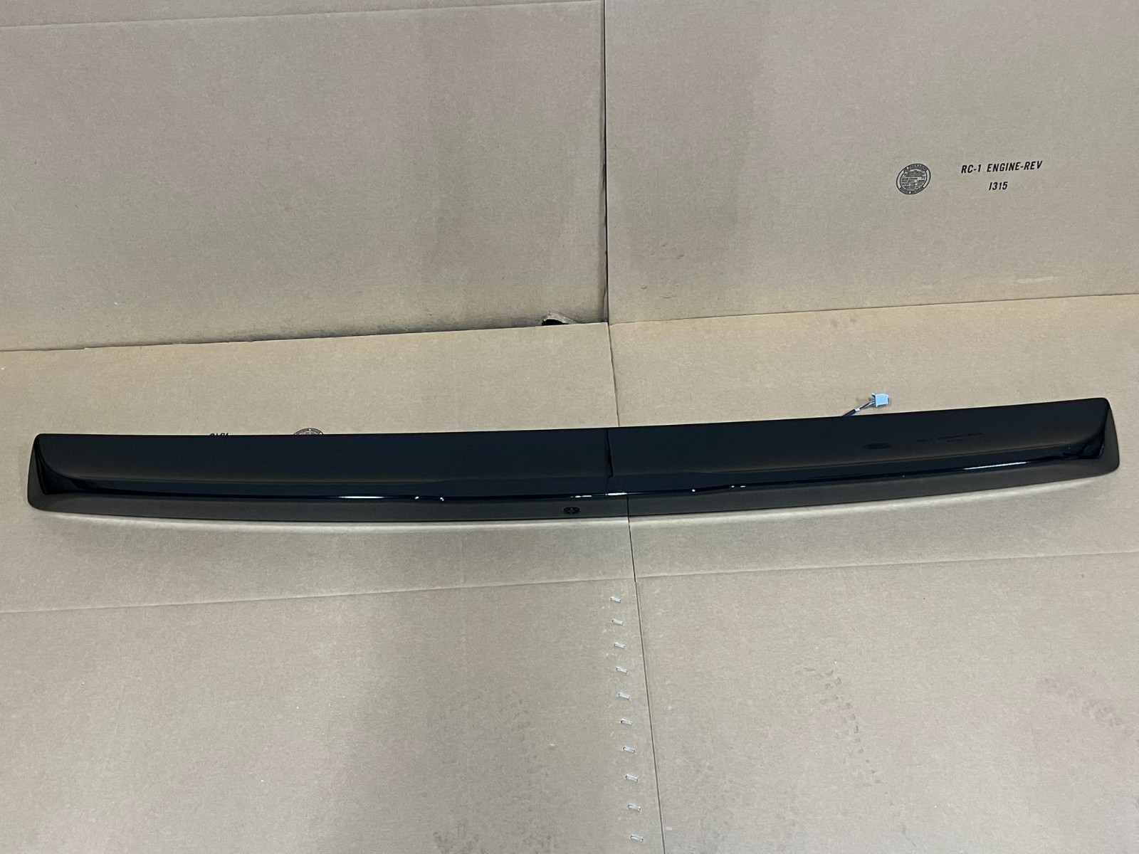 OEM Mopar 2015-2023 Dodge Challenger Pitch Black Rear Spoiler Camera 1ZB40DX8AF OEM Mopar 2015-2023 Dodge Challenger Pitch Black Rear Spoiler Camera 1ZB40DX8AF
