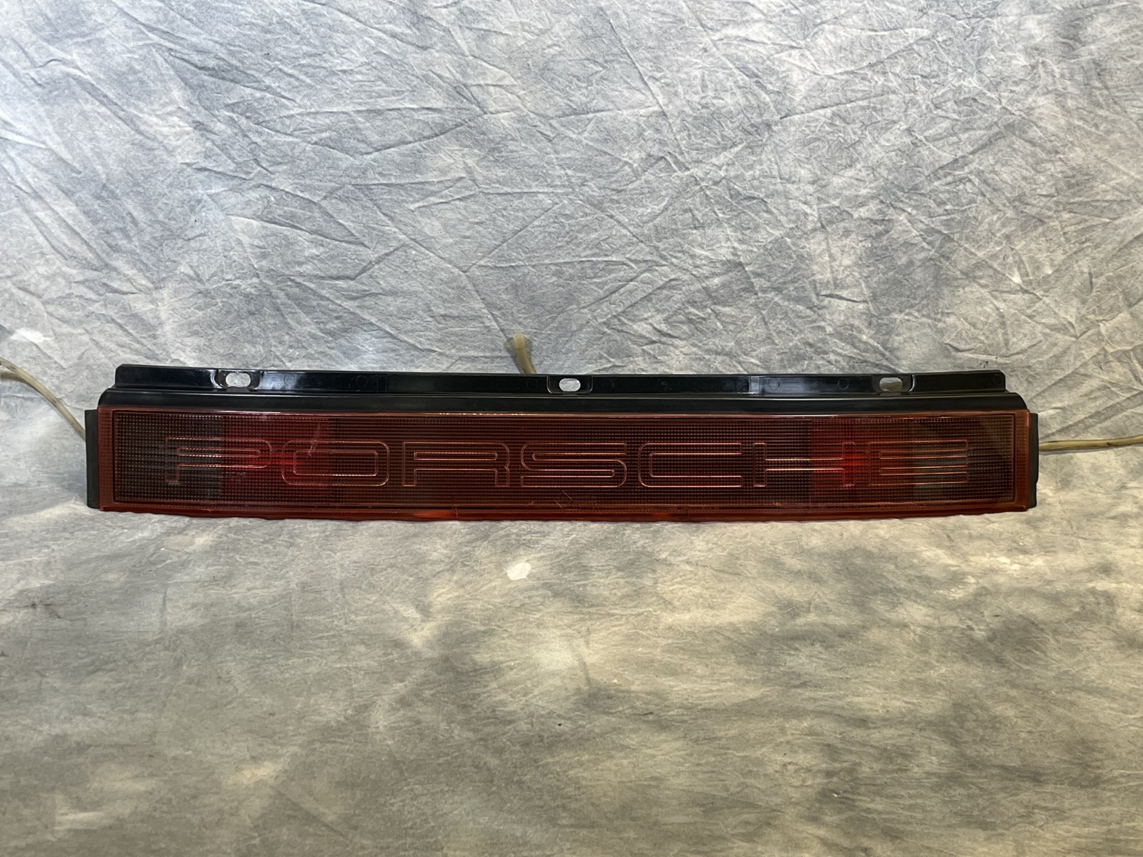 Porsche 89-94 964 Rear Center Reflector (MV)