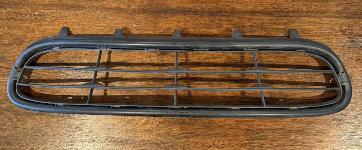 2001-2005 Porsche 911 Front Bumper Grille - Center - Black - 996.505.561.00