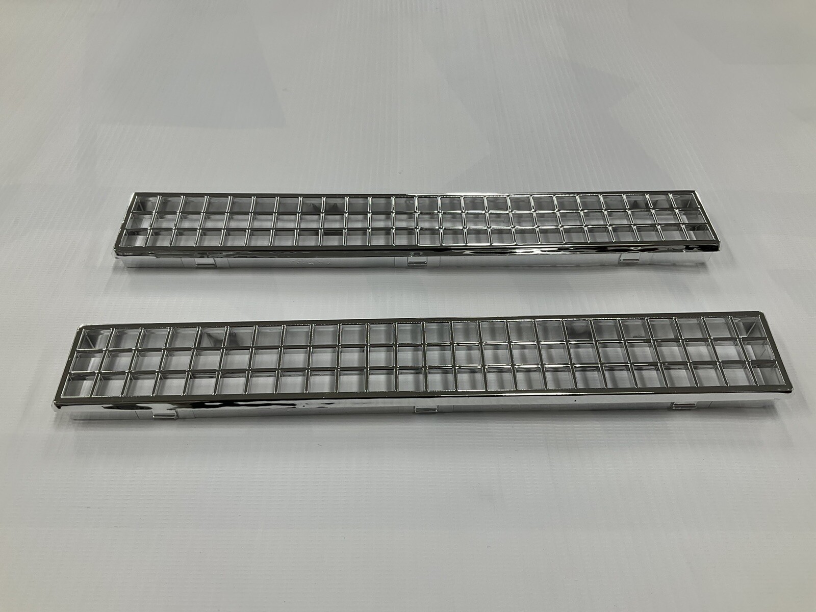 1981-87 CHEVROLET GMC TRUCK B LAZER CREW CAB SUBURBAN CHROME DEFROST VENTS PAIR