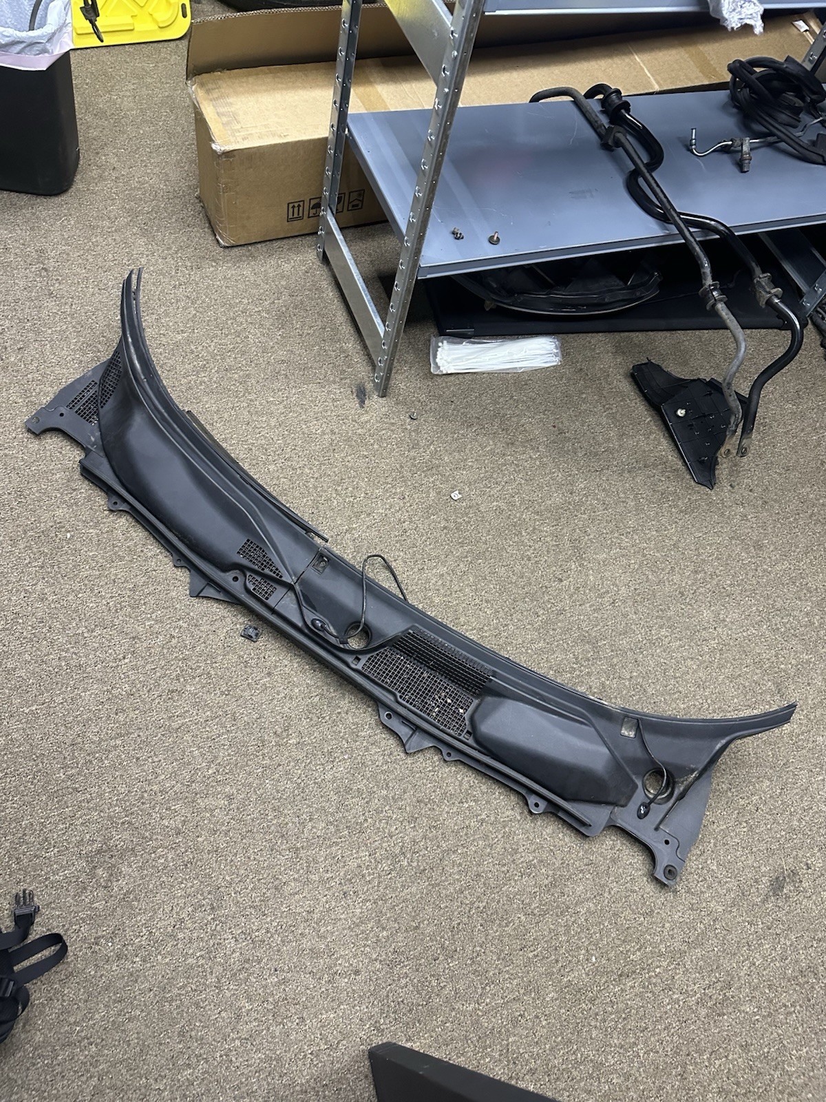 2003-2008 NISSAN 350Z  WINDSHIELD COWL PLASTIC COVER PANEL OEM