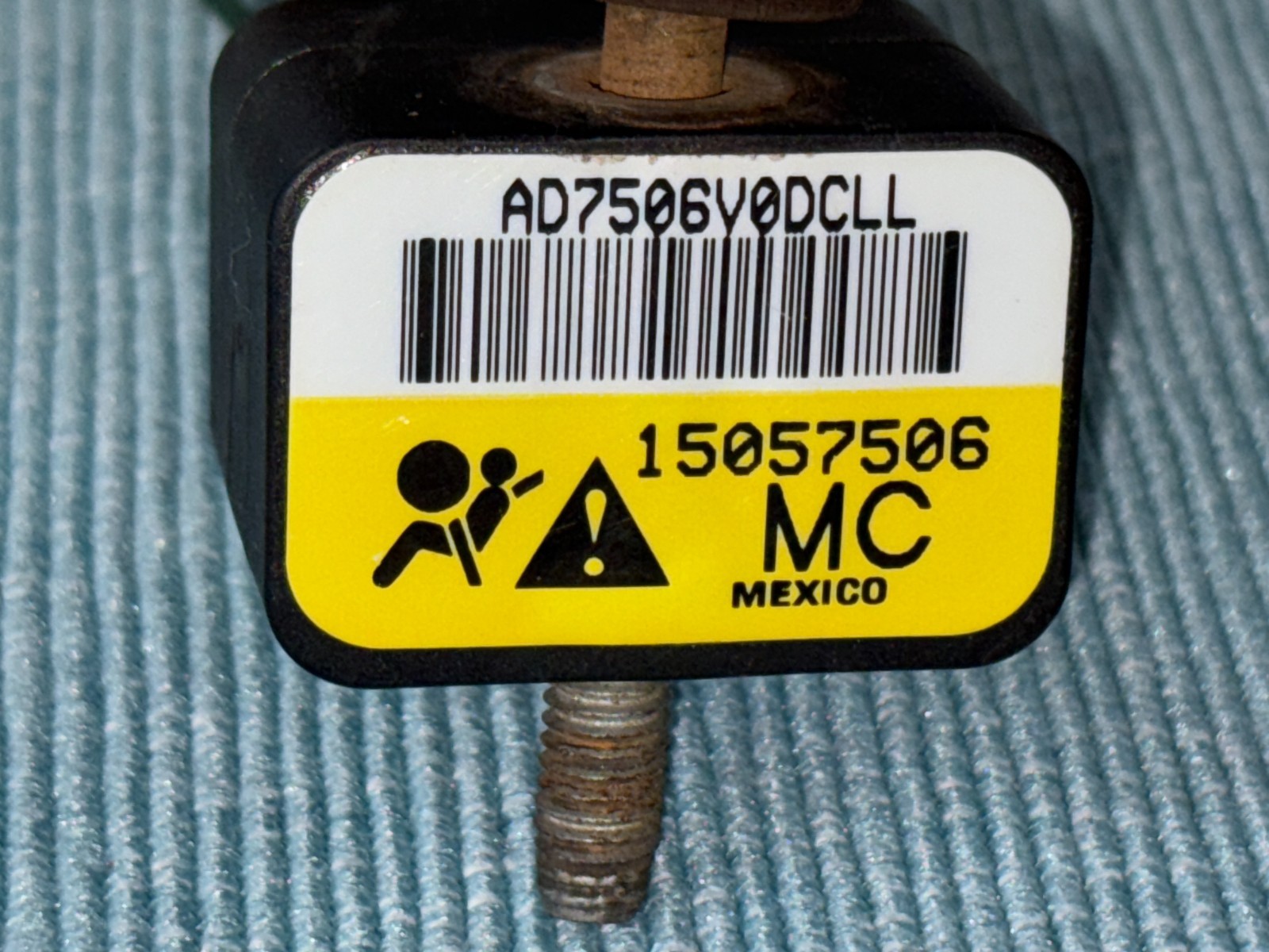 03-04 Chevy Silverado GMC Sierra 2500/3500 SENSOR 15057506 GENUINE GM