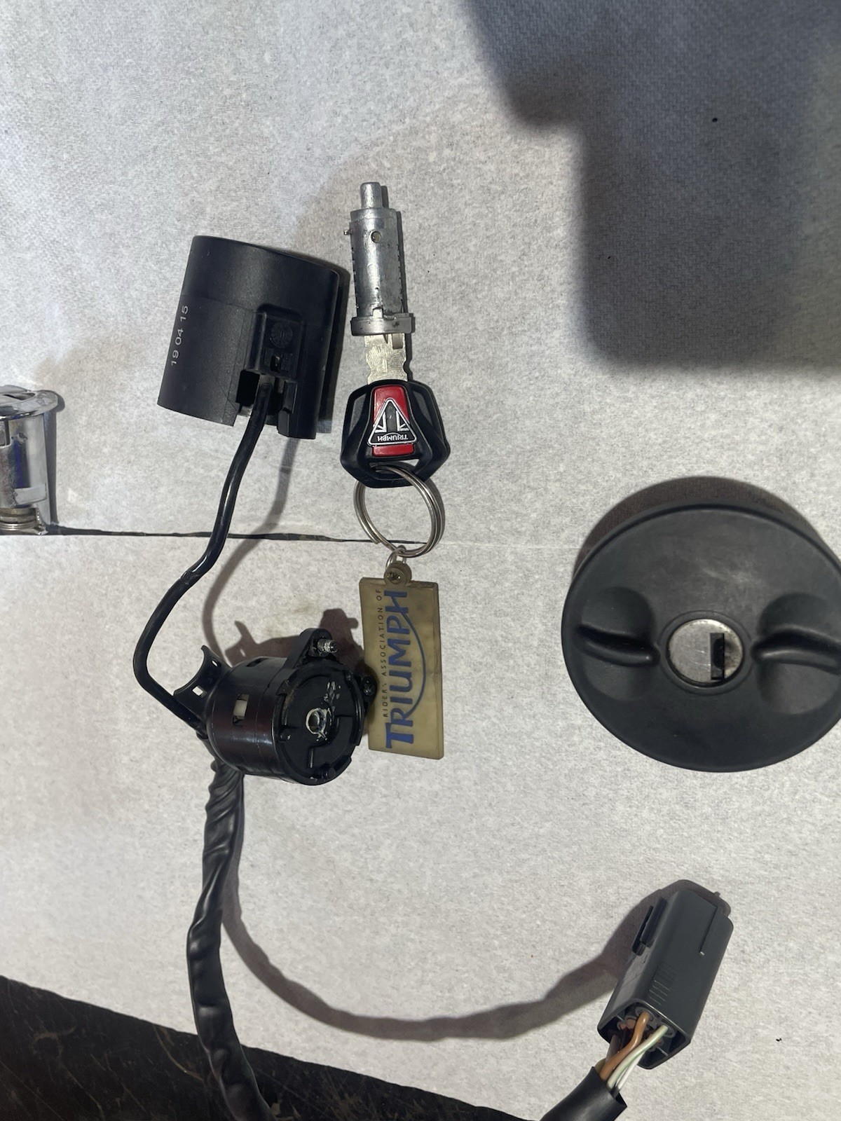 OEM Triumph Thuxon Matching Lock Cylinder Key Set With Immobilizer Ignition OEM Triumph Thuxon Matching Lock Cylinder Key Set With Immobilizer Ignition