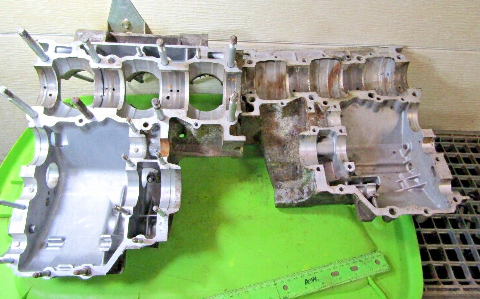 KAWASAKI KH 250 S1 Triple Engine Cases # 12 Motor Cases S1E-18559 S1 250 