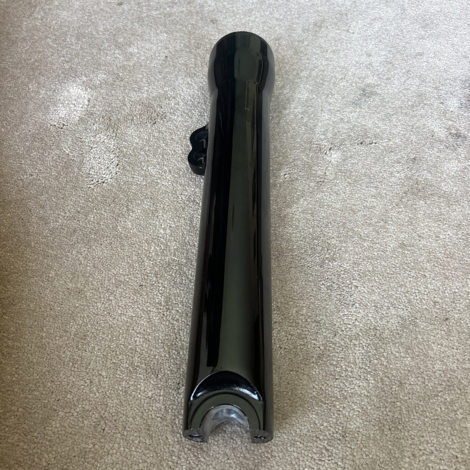 2006-2017 HARLEY DYNA FXDB OEM GLOSS BLACK RIGHT LOWER FORK SLIDER 45400034 2006-2017 HARLEY DYNA FXDB OEM GLOSS BLACK RIGHT LOWER FORK SLIDER 45400034