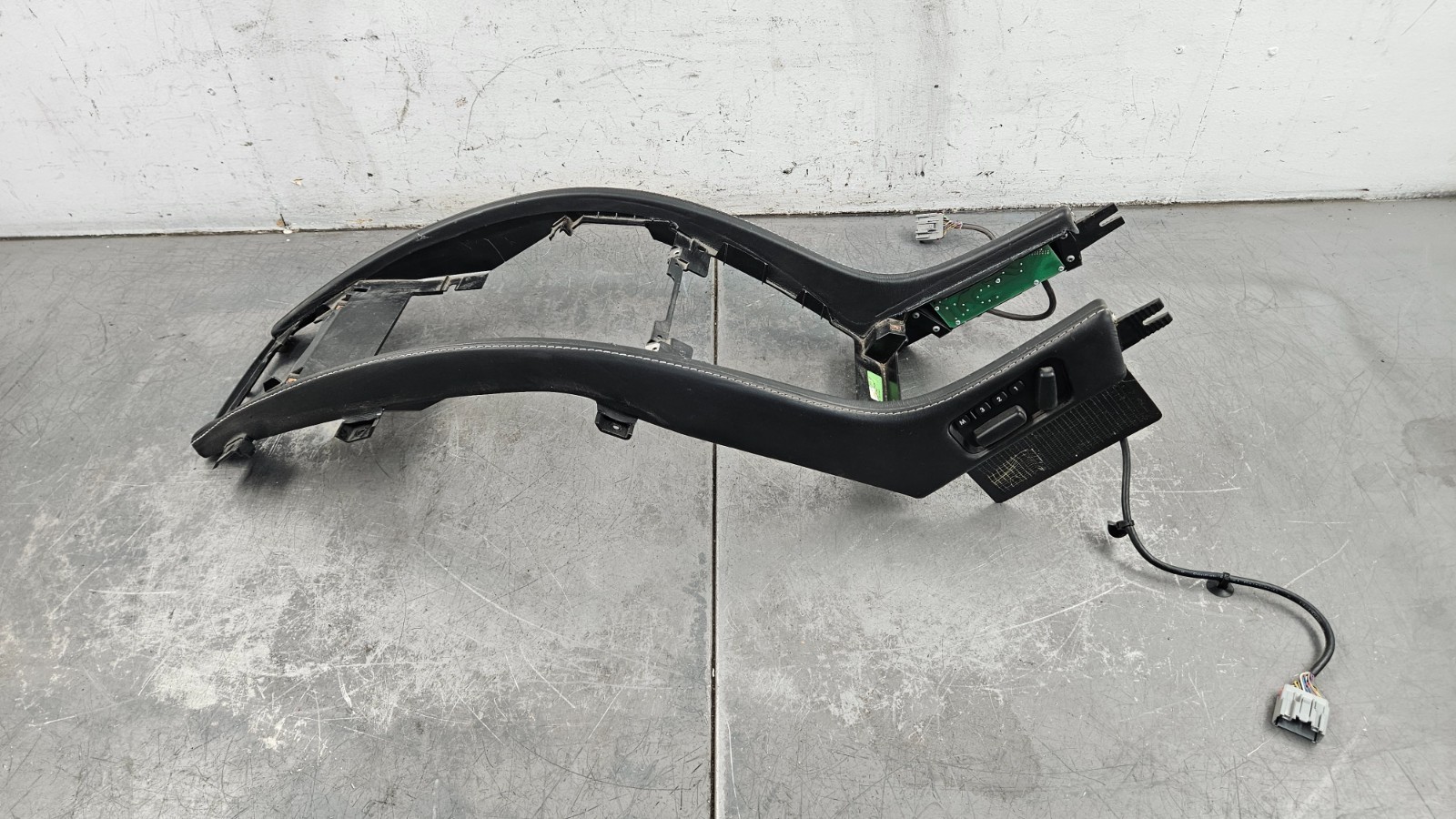 2015 Aston Martin V12 Vantage S Dash Center Bezel / Seat Controls #1954 C4