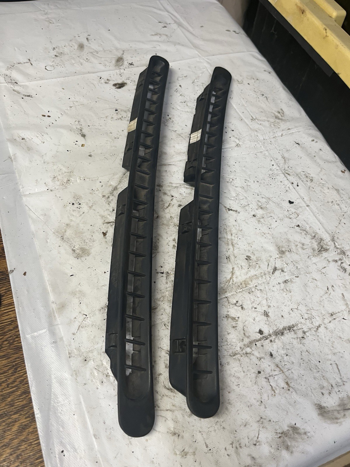 1995-1999 Mitsubishi Eclipse black plastic upper defrost vent pair dash part D58
