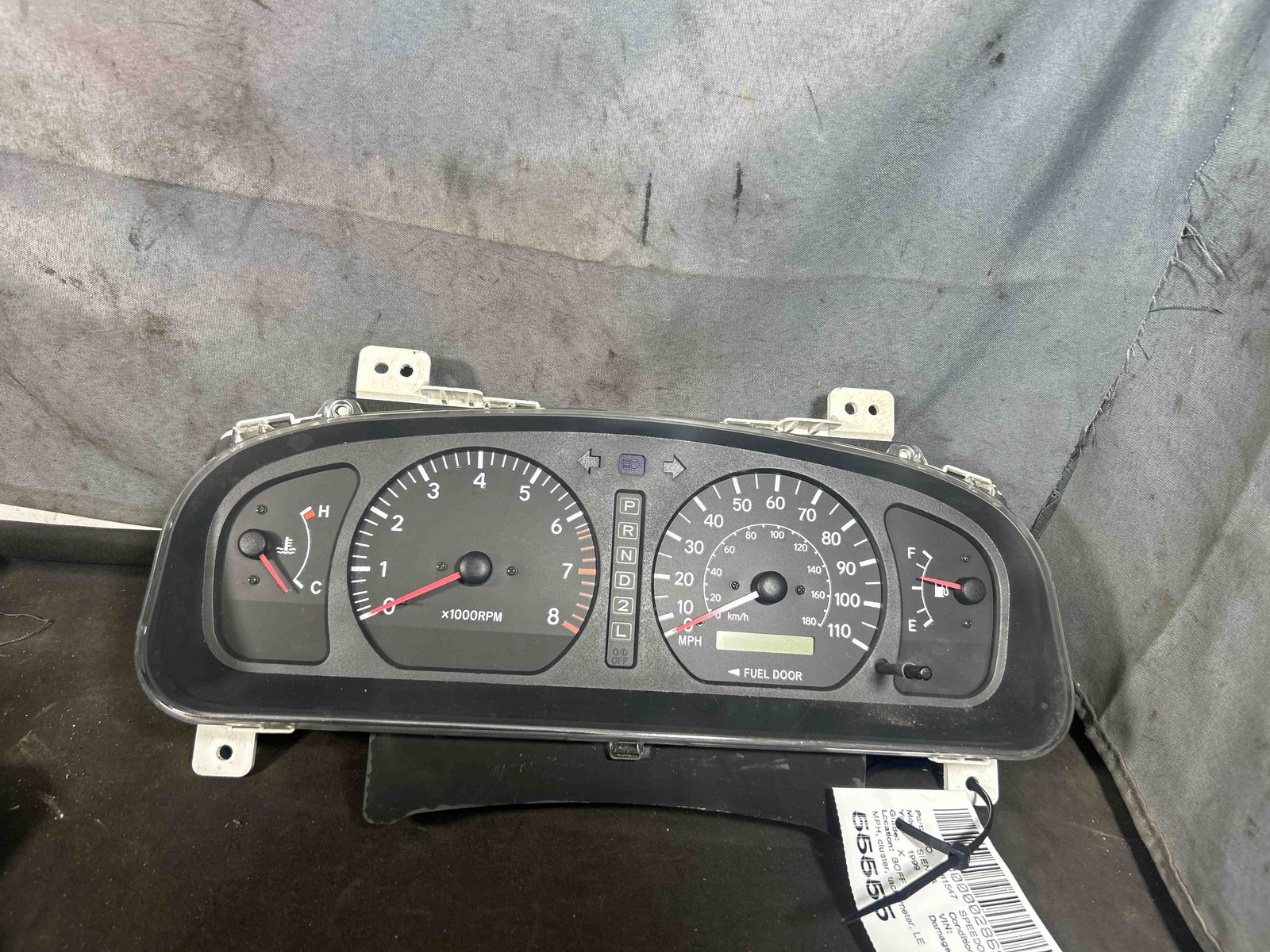 Fits 1998-2000 Toyota Sienna Speedometer (miles n/a) OEM:8322008010