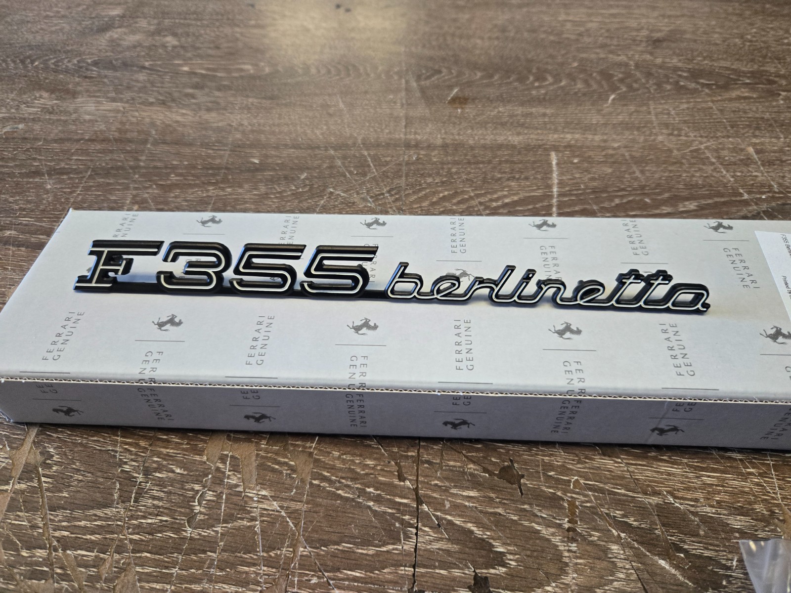 Ferrari 355 -355 berlinetta emblem 64220100 new oem
