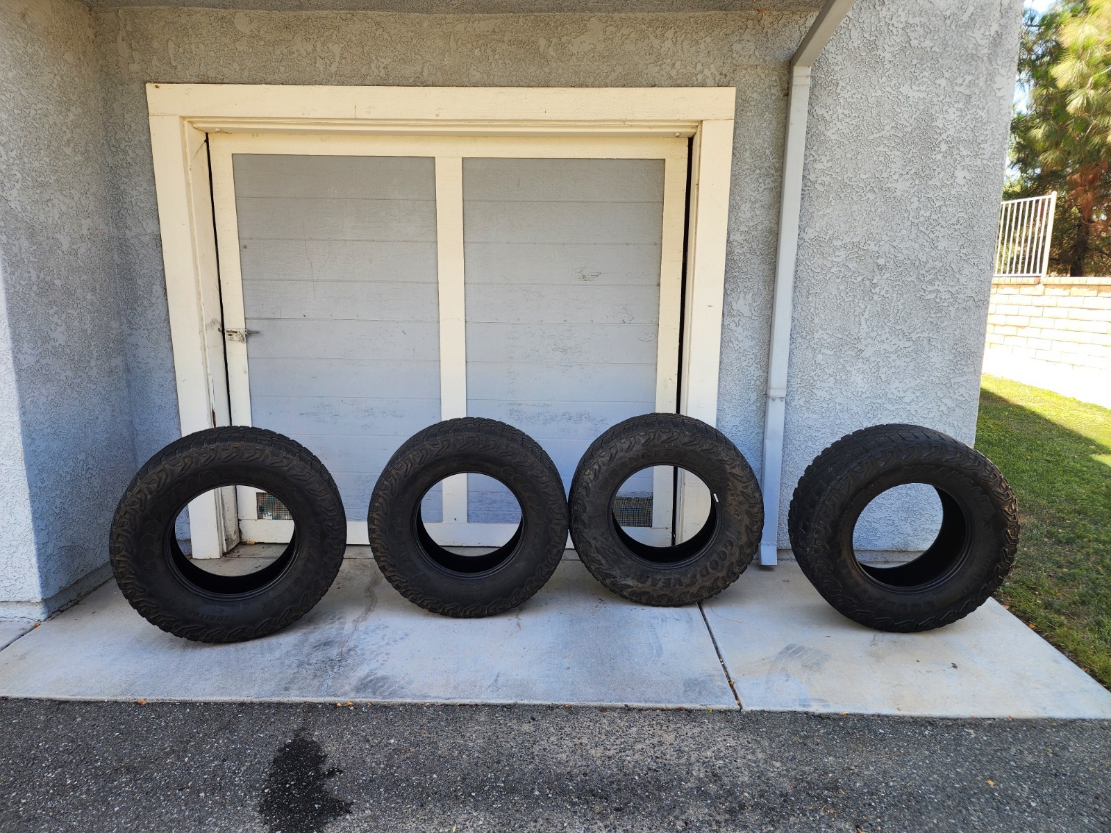 Set of 4 Goodyear Wrangler Territory LT325/65R18 121/118T DOT 3221 Tires