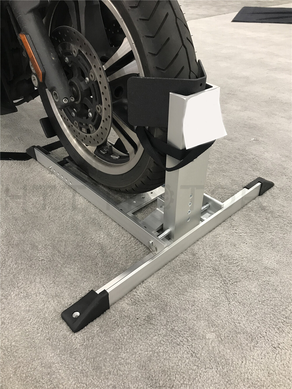 Portable Aluminium Alloy Motorcycle Wheel Chock Floor Stand 2400lb Capacity