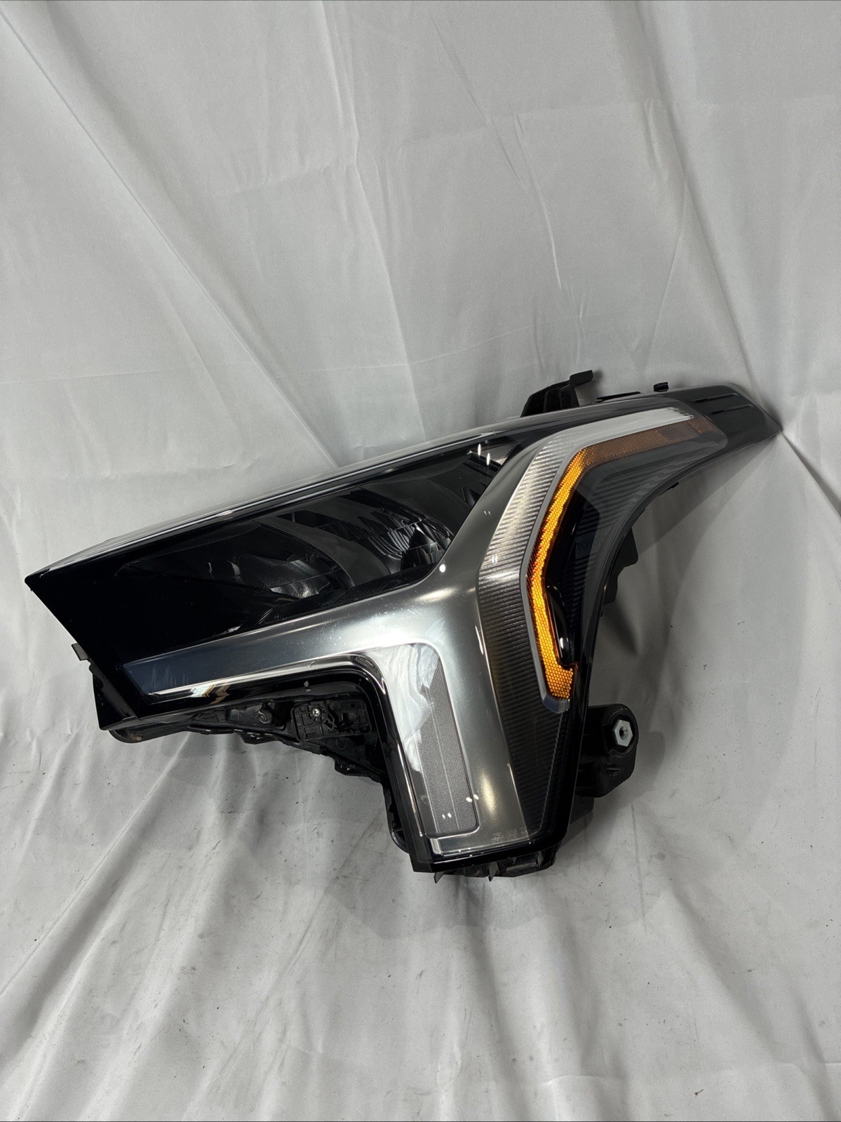 MINT | 2022 - 2024 Toyota Tundra Limited LH Left Driver Side Headlight OEM MINT | 2022 - 2024 Toyota Tundra Limited LH Left Driver Side Headlight OEM
