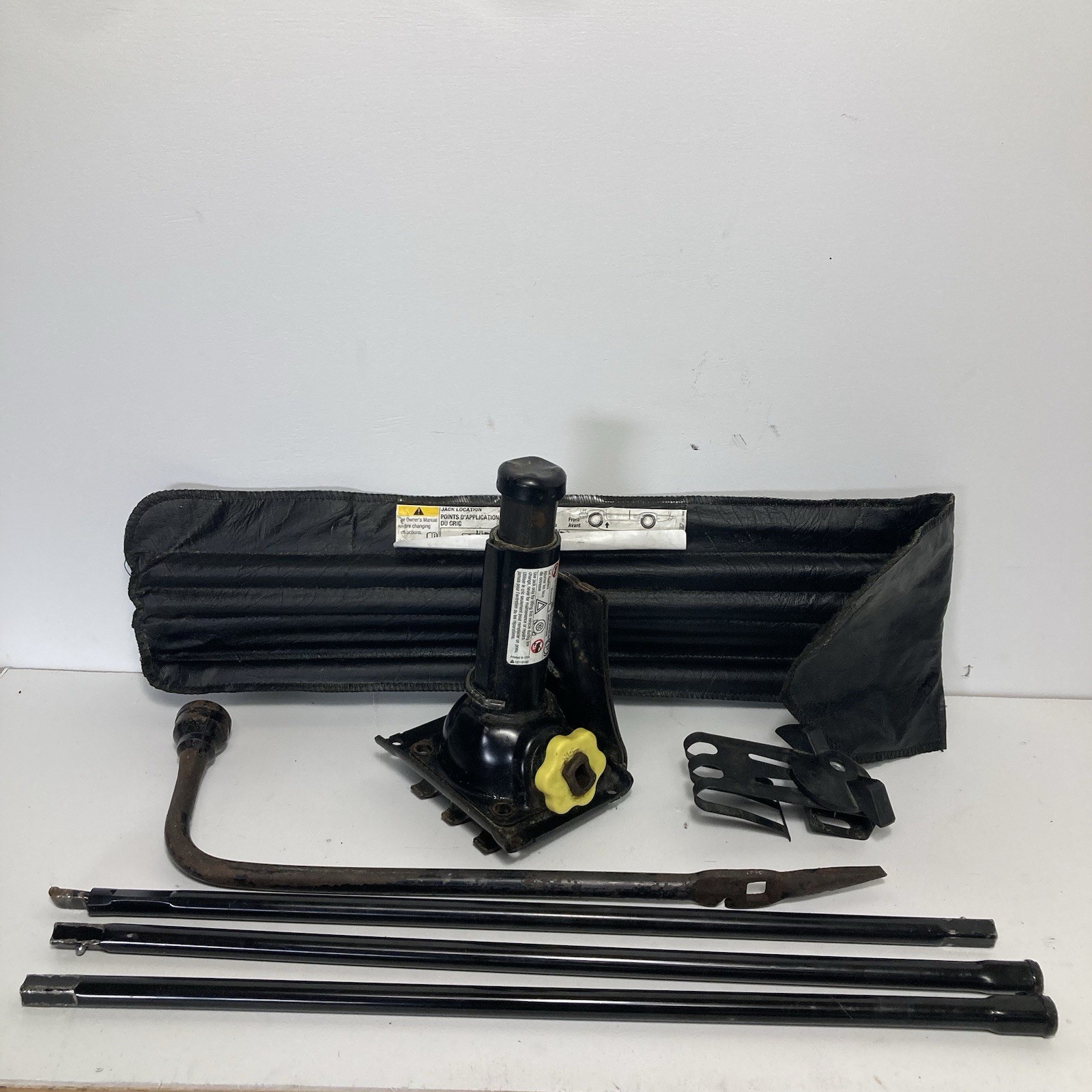 99-14 SILVERADO TAHOE SUBURBAN Spare Tire Emergency Jack Kit with Tools Set OEM 99-14 SILVERADO TAHOE SUBURBAN Spare Tire Emergency Jack Kit with Tools Set OEM