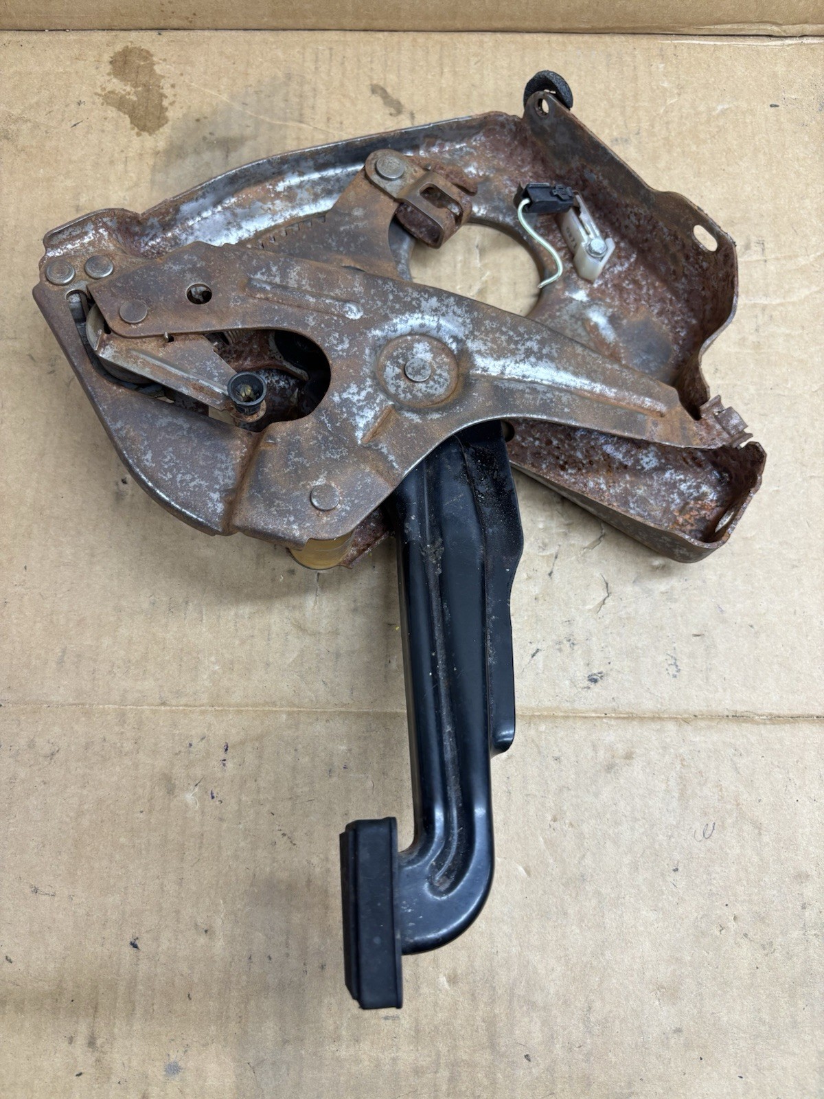 1998-2001 Dodge Ram 1500 2500 E Brake Pedal Emergency Brake Release OEM