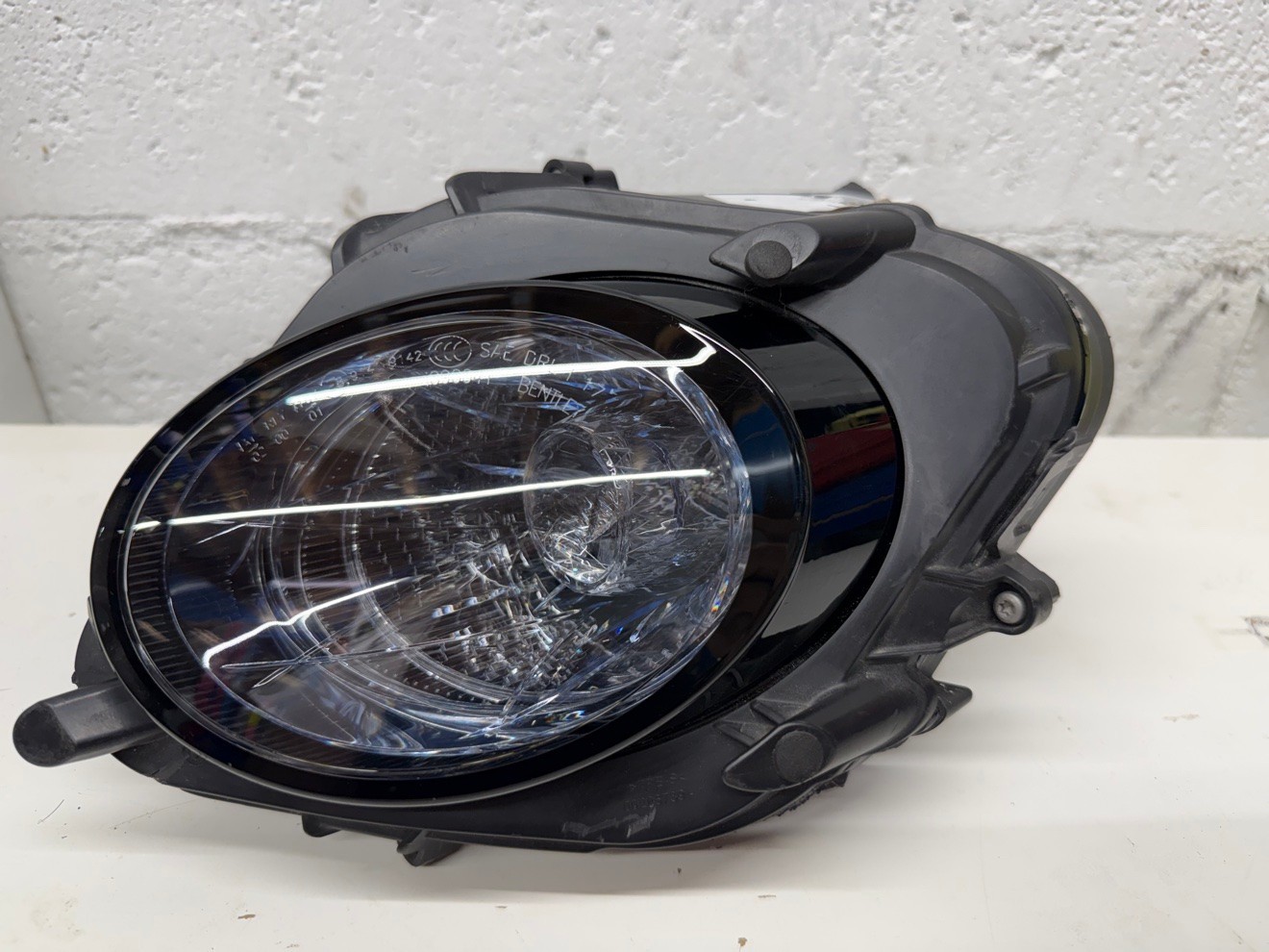 3SD953041 Bentley Continental GT 18-24 LH Front Signal Cracked OEM 3SD953041 Bentley Continental GT 18-24 LH Front Signal Cracked OEM