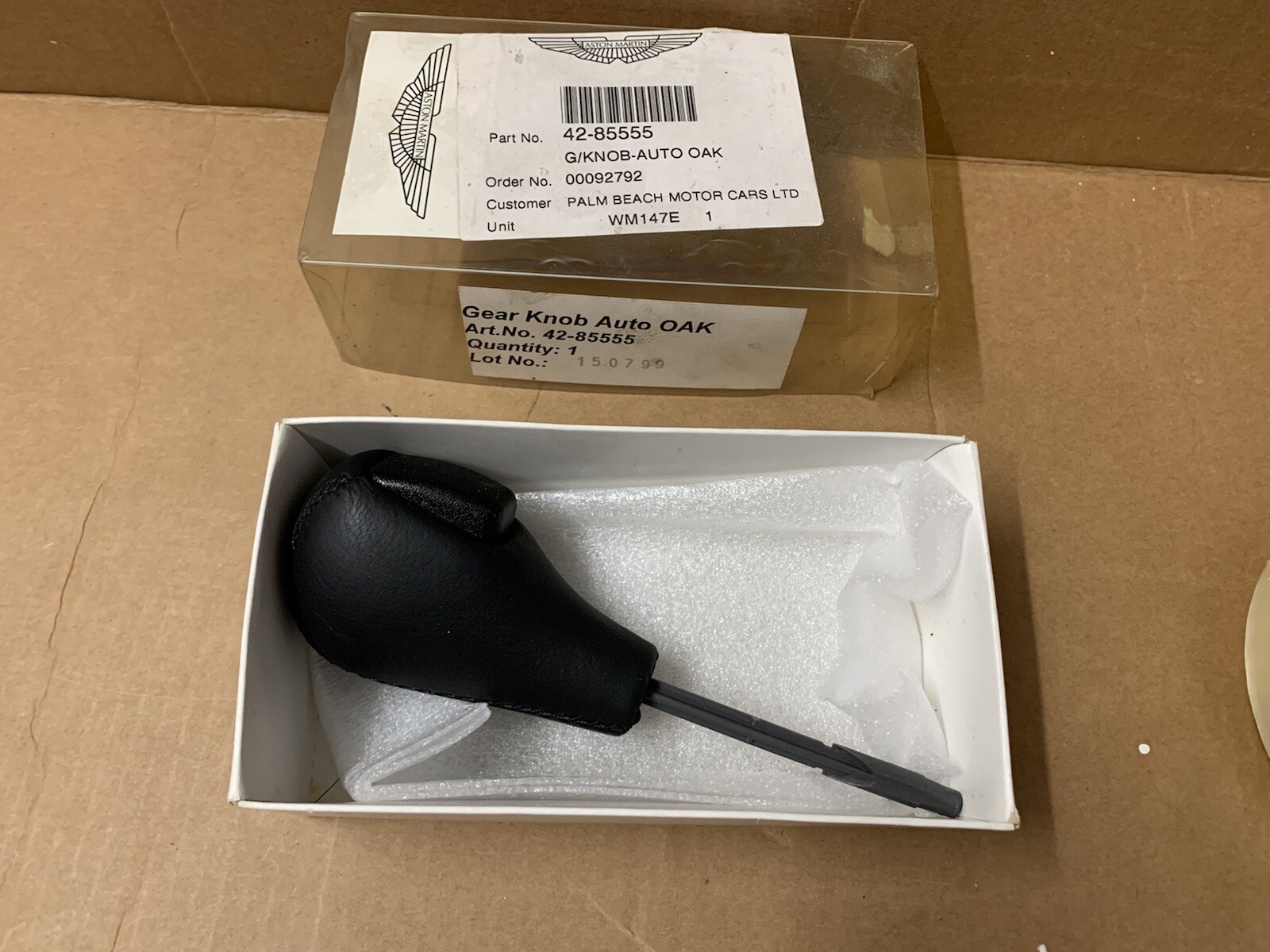 Aston Martin G/KNOB-AUTO OAK SHIFTER  GEAR KNOB 42-85555
