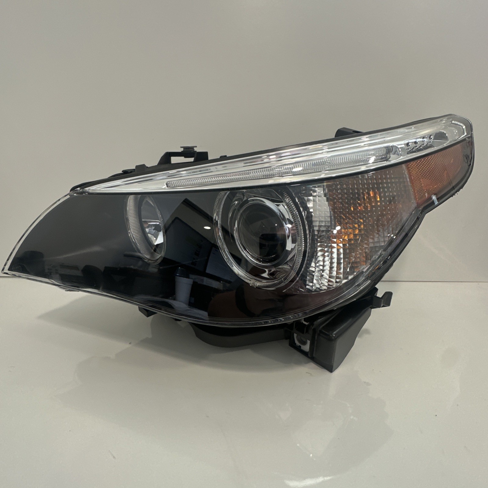 Fits 2004 - 2007 BMW E60 525i 530i Xenon HID Non AFS Driver Left LH Headlight