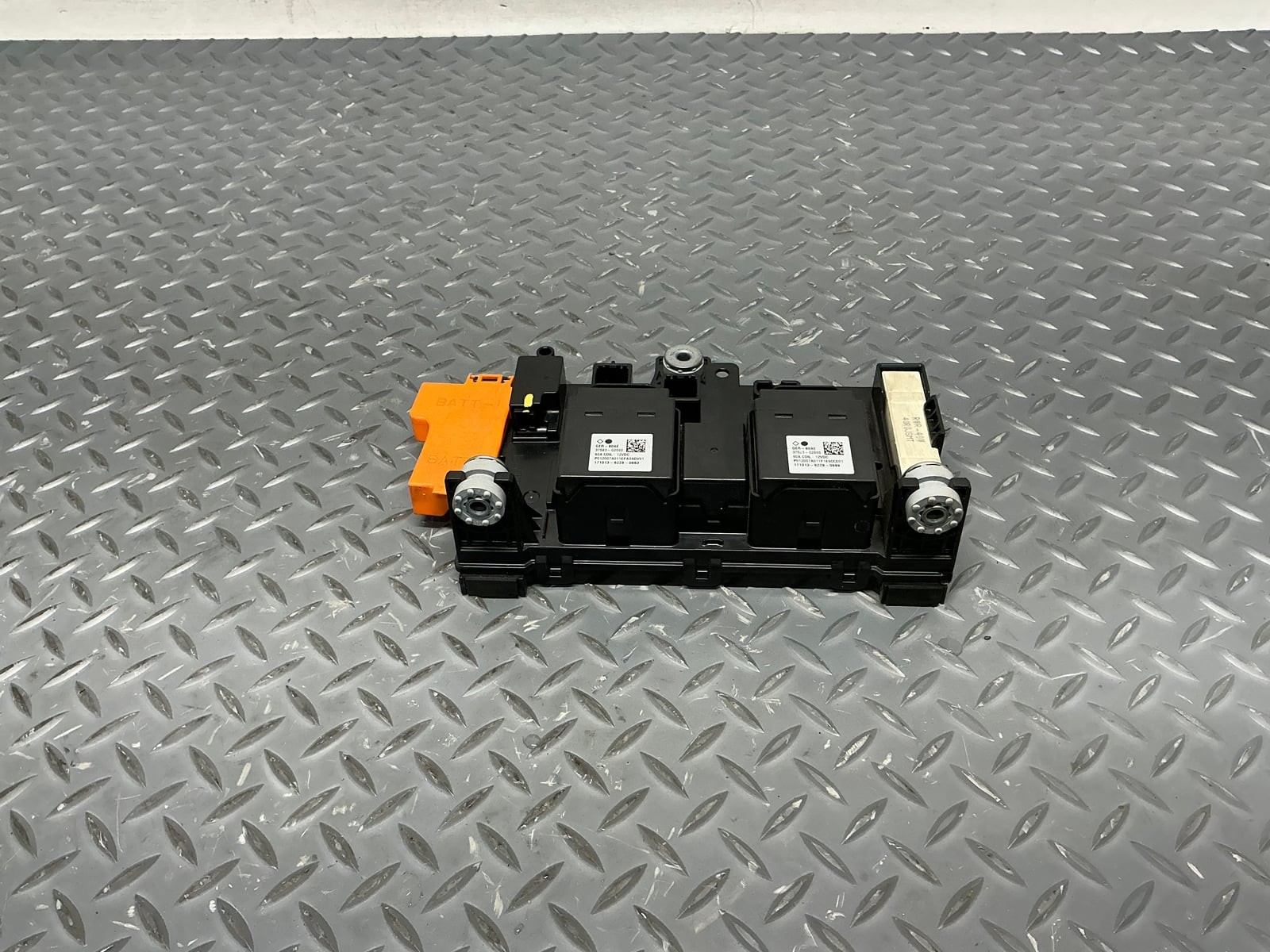 17-19 Hyundai Ionic Power Relay Assembly OEM