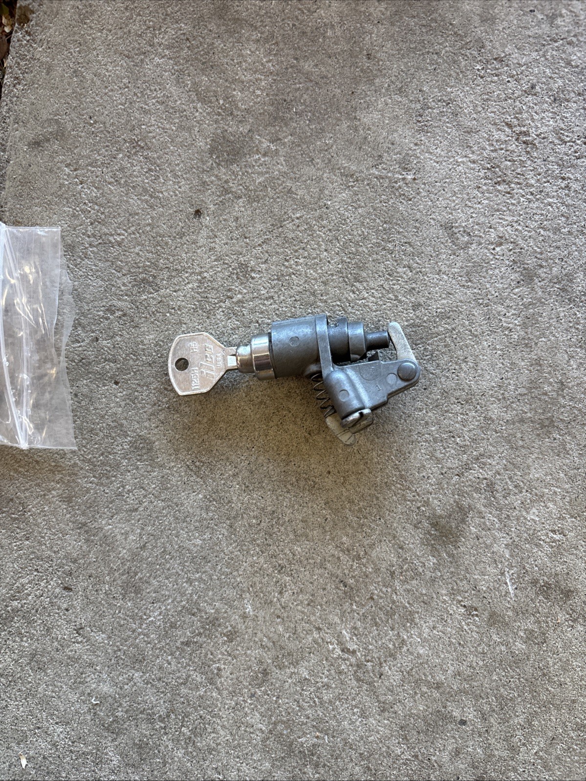 Hurd 41-808 Glove Box Lock. 1942 To 1948. Hurd 41-808 Glove Box Lock. 1942 To 1948.