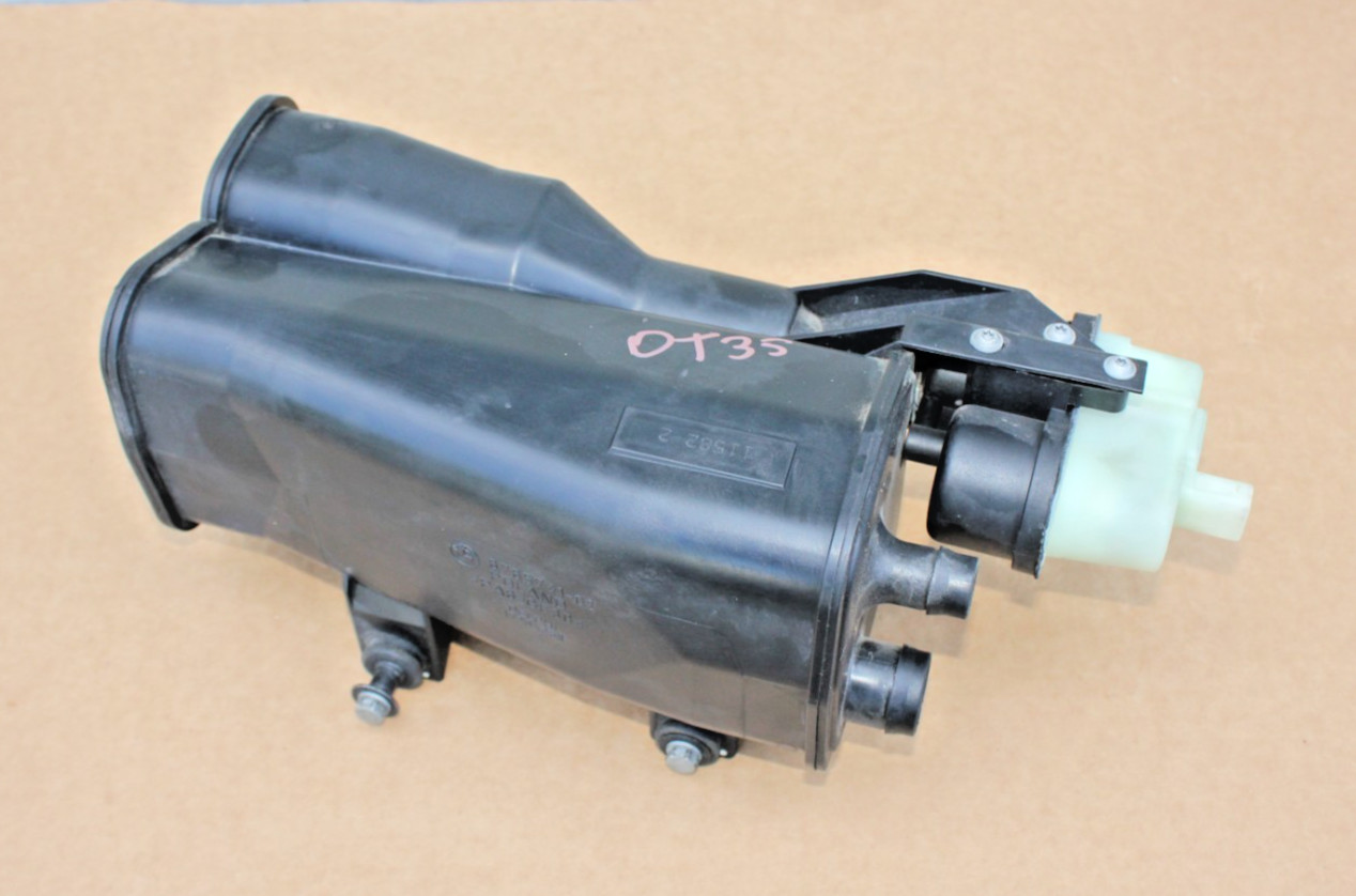 08-13 BMW E88 E82 Fuel Gas Charcoal Vapor Evaporator Evap Canister OEM